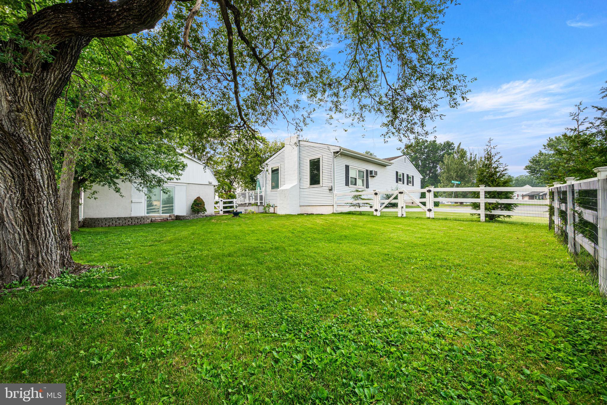 AMITY GARDENS - Residential