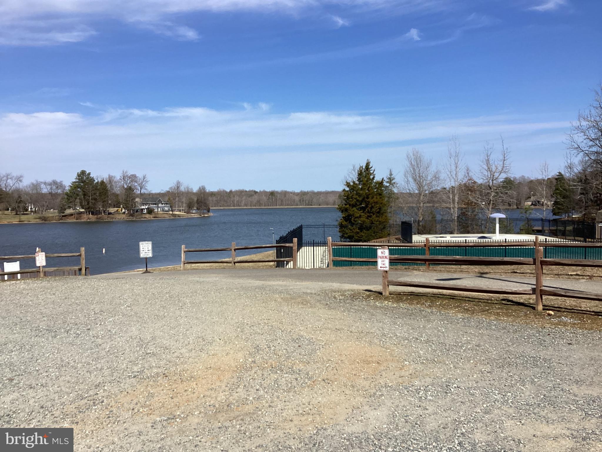 LAKE LAND OR - Land
