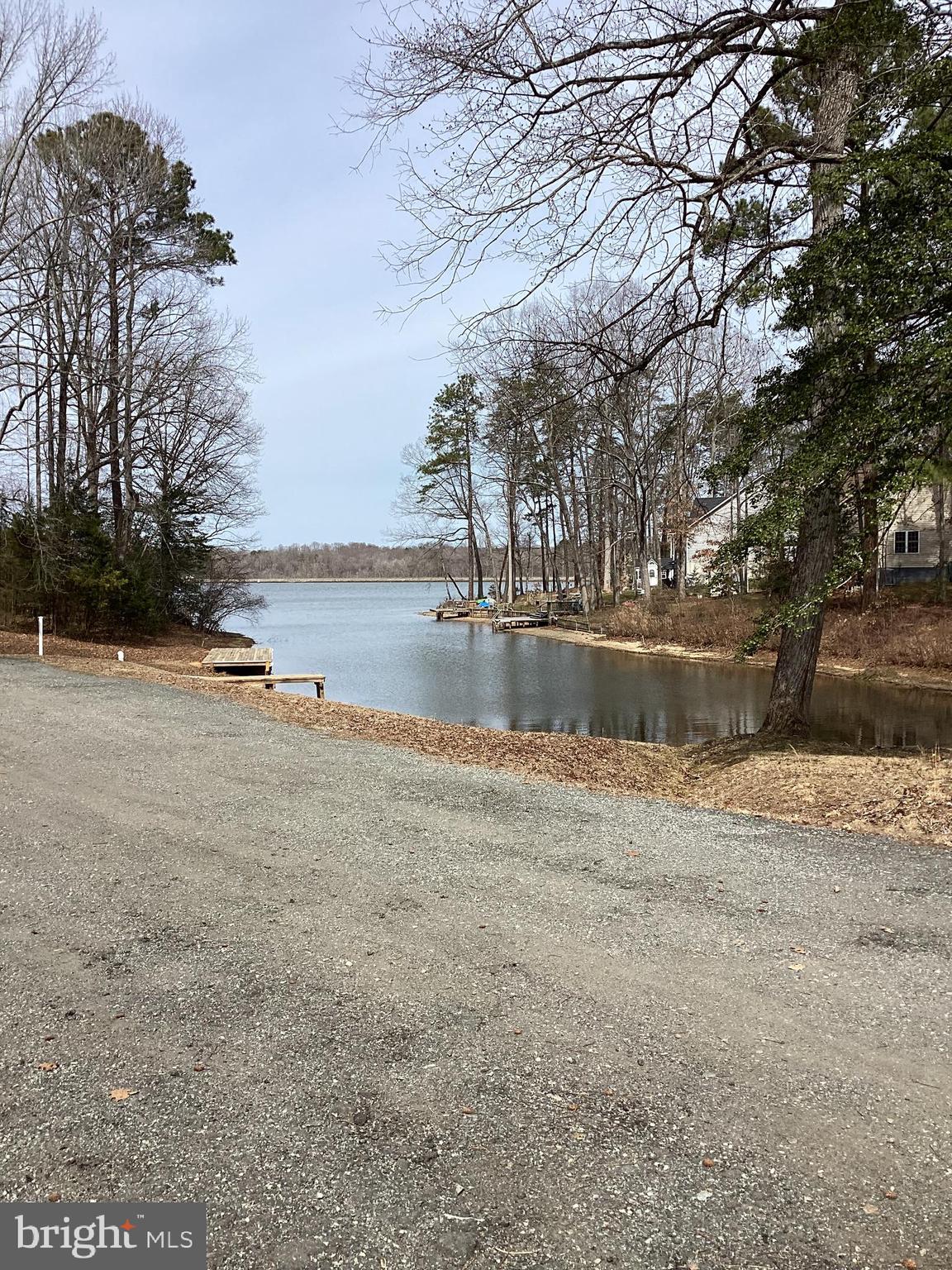 LAKE LAND OR - Land