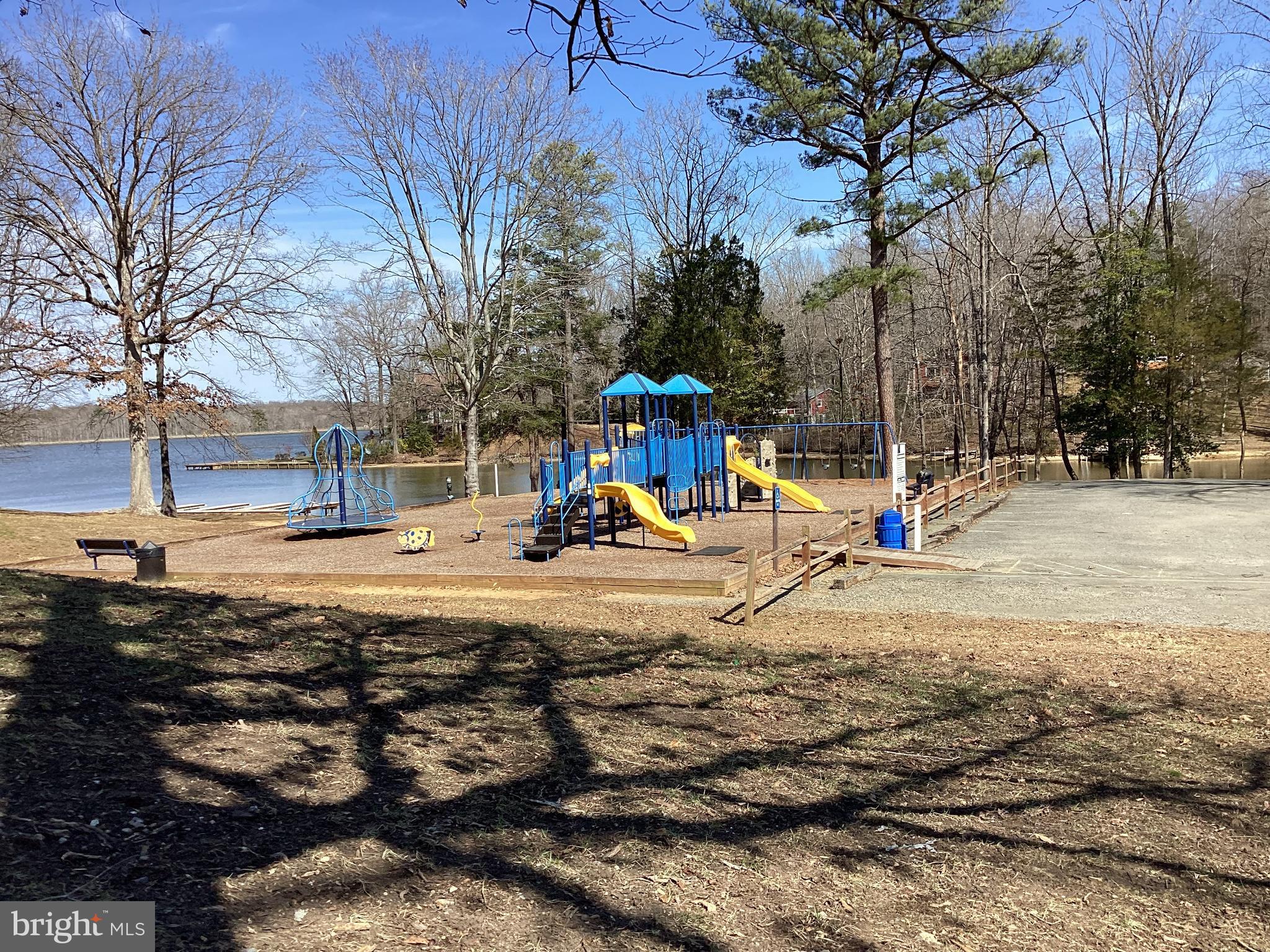 LAKE LAND OR - Land