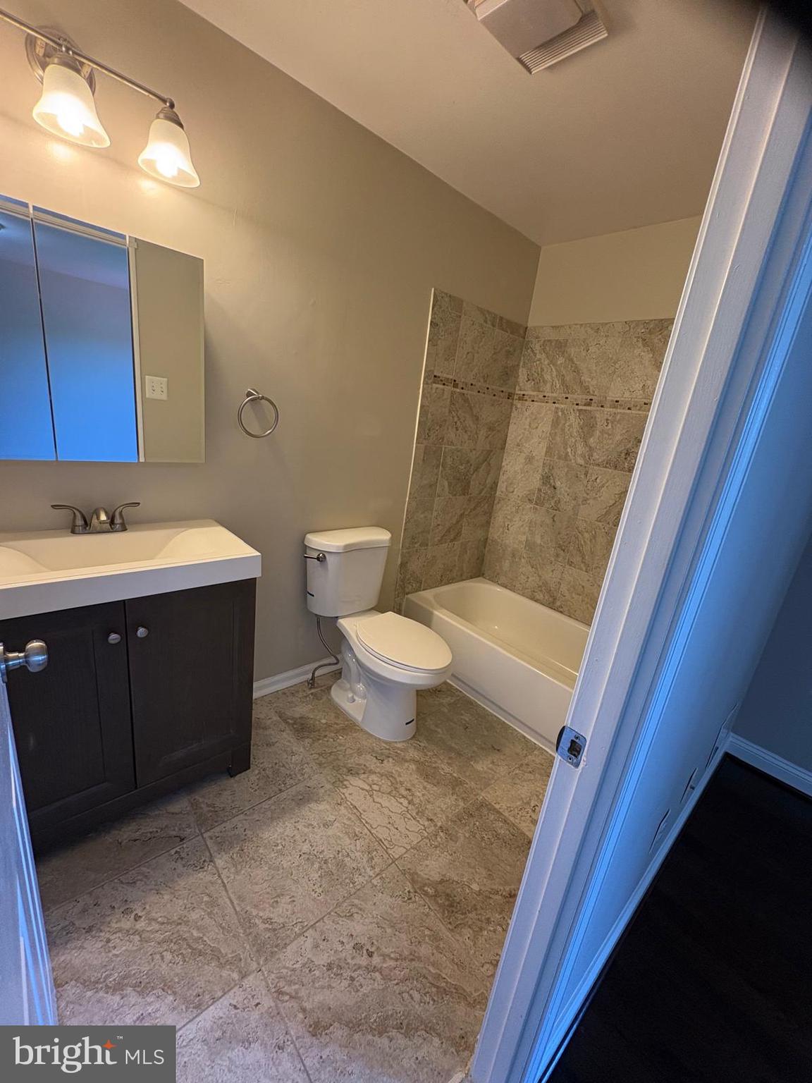 LAKEWOOD ESTATES - Residential