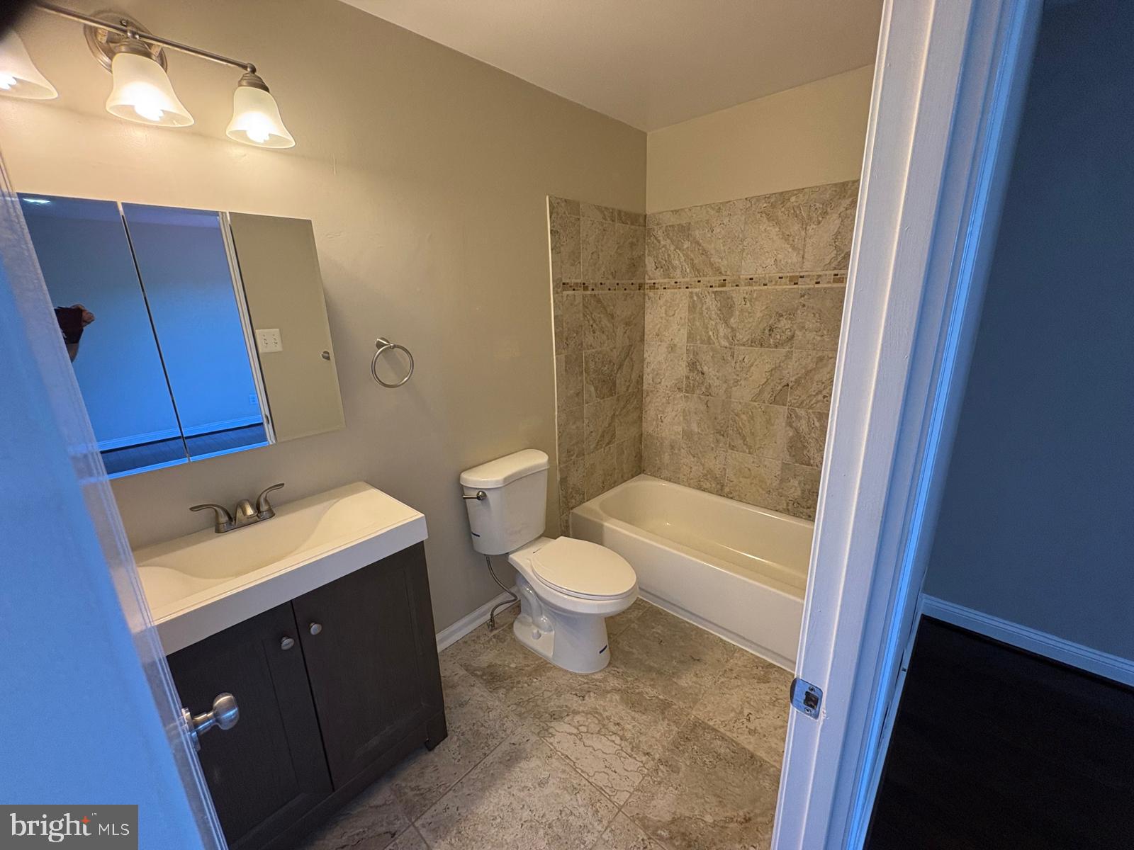 LAKEWOOD ESTATES - Residential