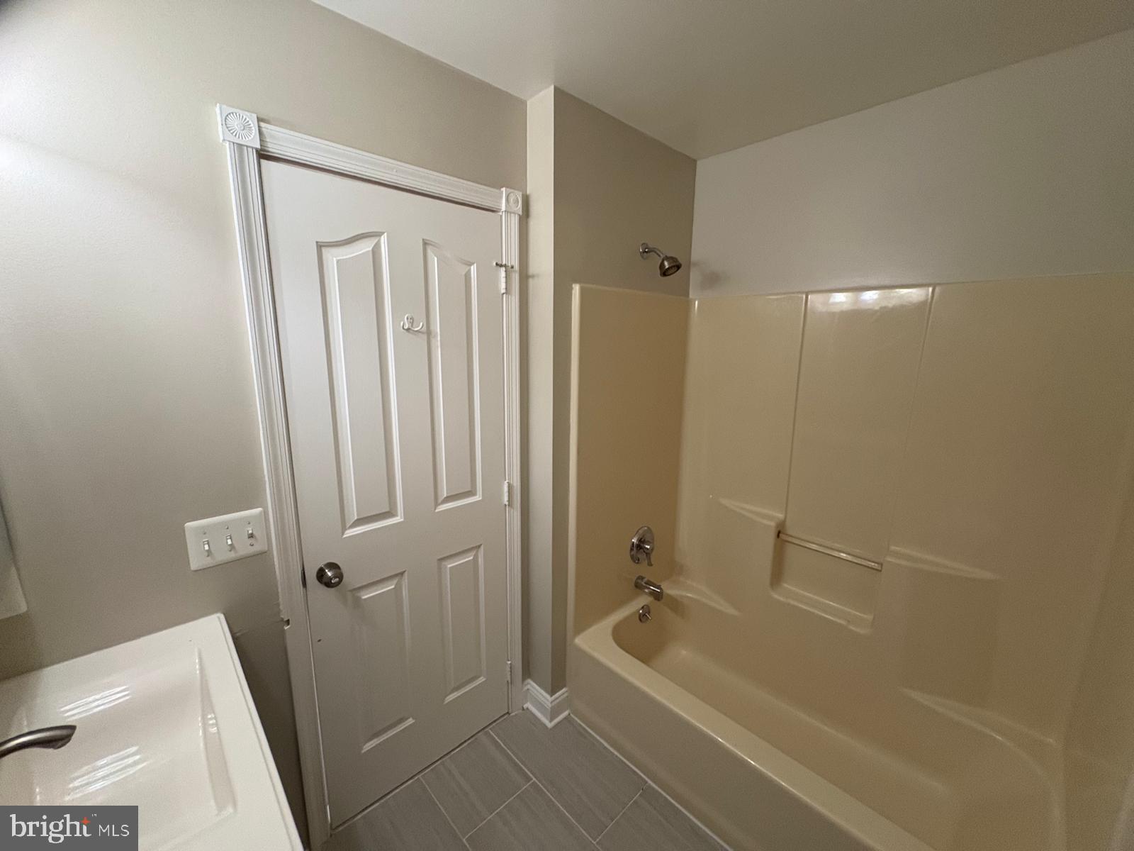 LAKEWOOD ESTATES - Residential