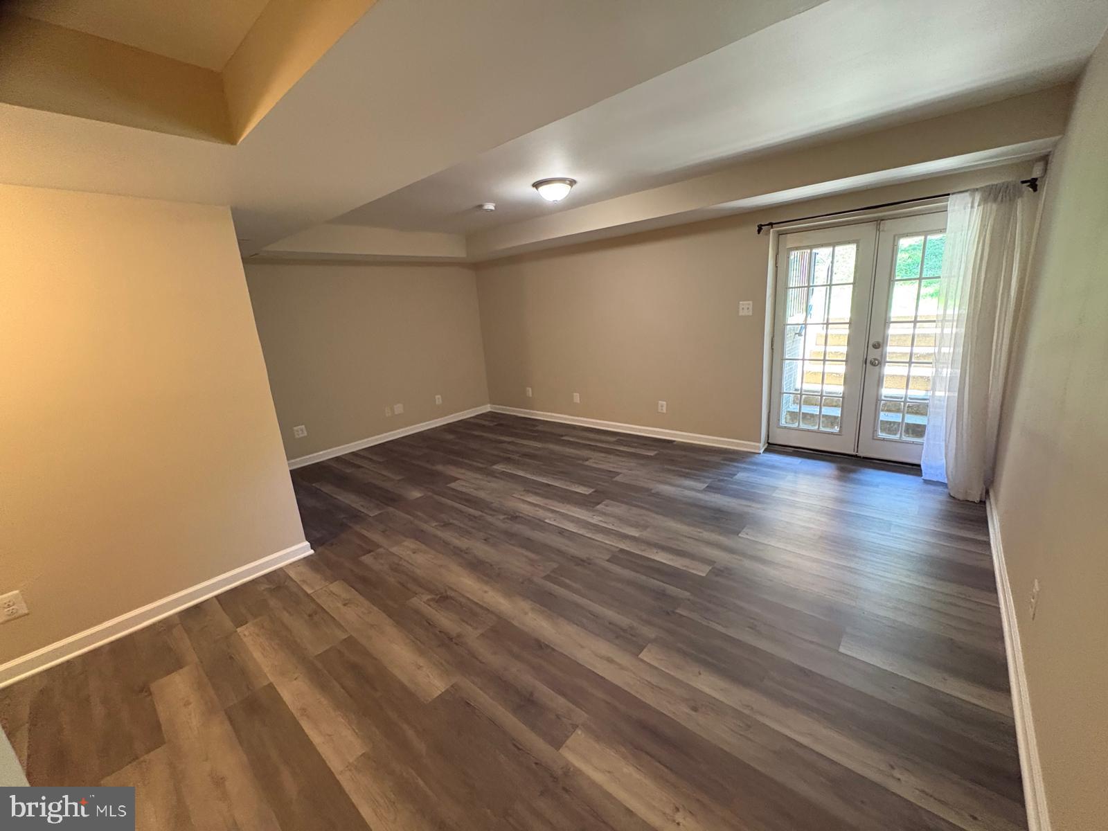 LAKEWOOD ESTATES - Residential
