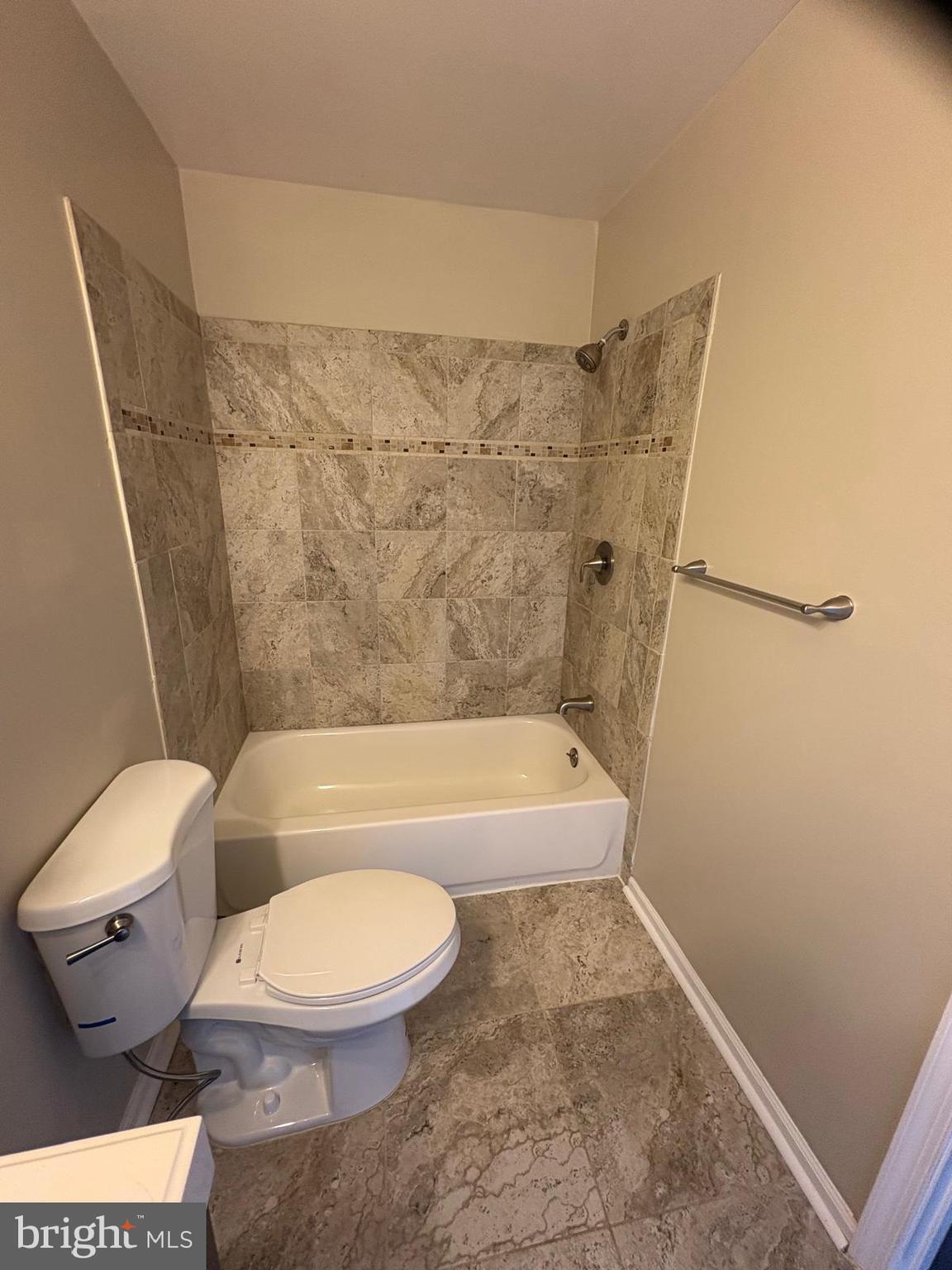 LAKEWOOD ESTATES - Residential