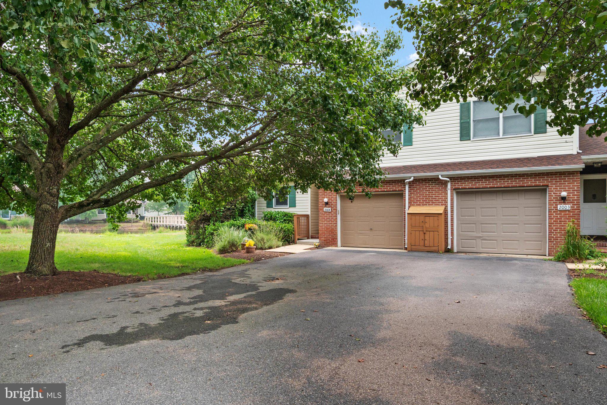 BRIDGE POINTE TOWNHOUSES - Residential