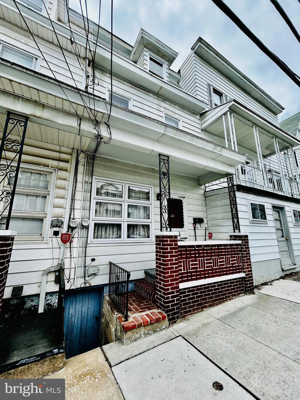 Investor Special Alert! This 4-bedroom home is packed with potential—featuring oversized rooms, a nice yard, and a ton of value for just $39,500! Clean it up and move  in, or turn it into an easy flip or rental. Bonus: all appliances, personal belongings, furniture, and even stunning antiques are included in the sale! Show anytime—this one won’t last long!