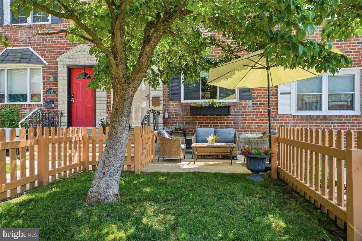 EAST FALLS - Residential