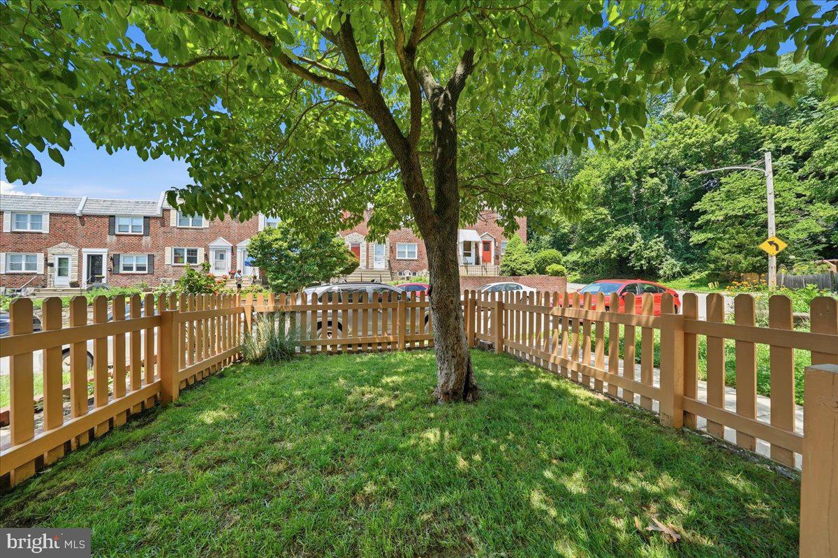 EAST FALLS - Residential