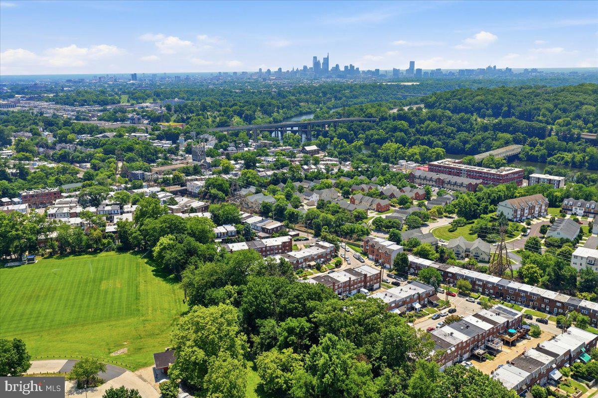 EAST FALLS - Residential