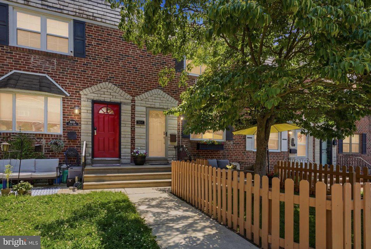 EAST FALLS - Residential