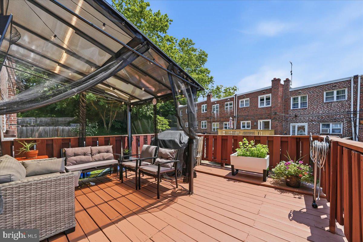 EAST FALLS - Residential