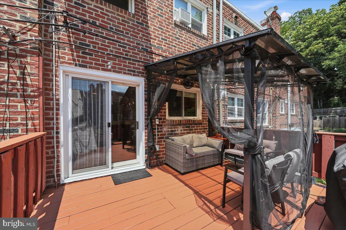 EAST FALLS - Residential