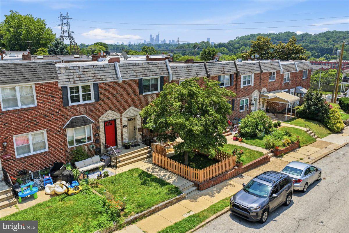 EAST FALLS - Residential