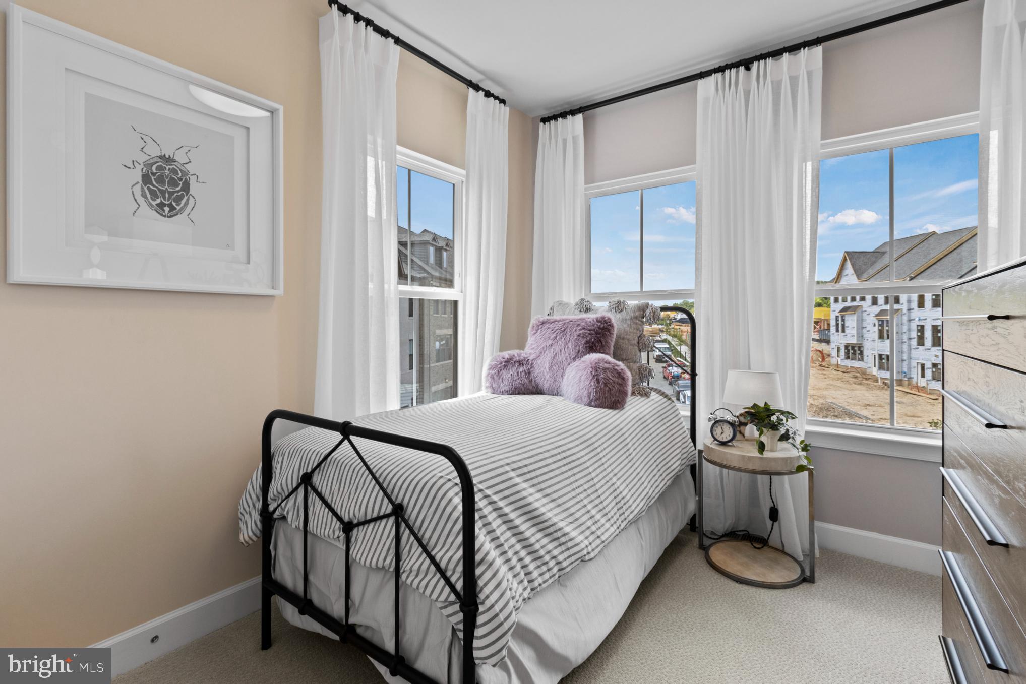 GATEWAY WEST - Residential