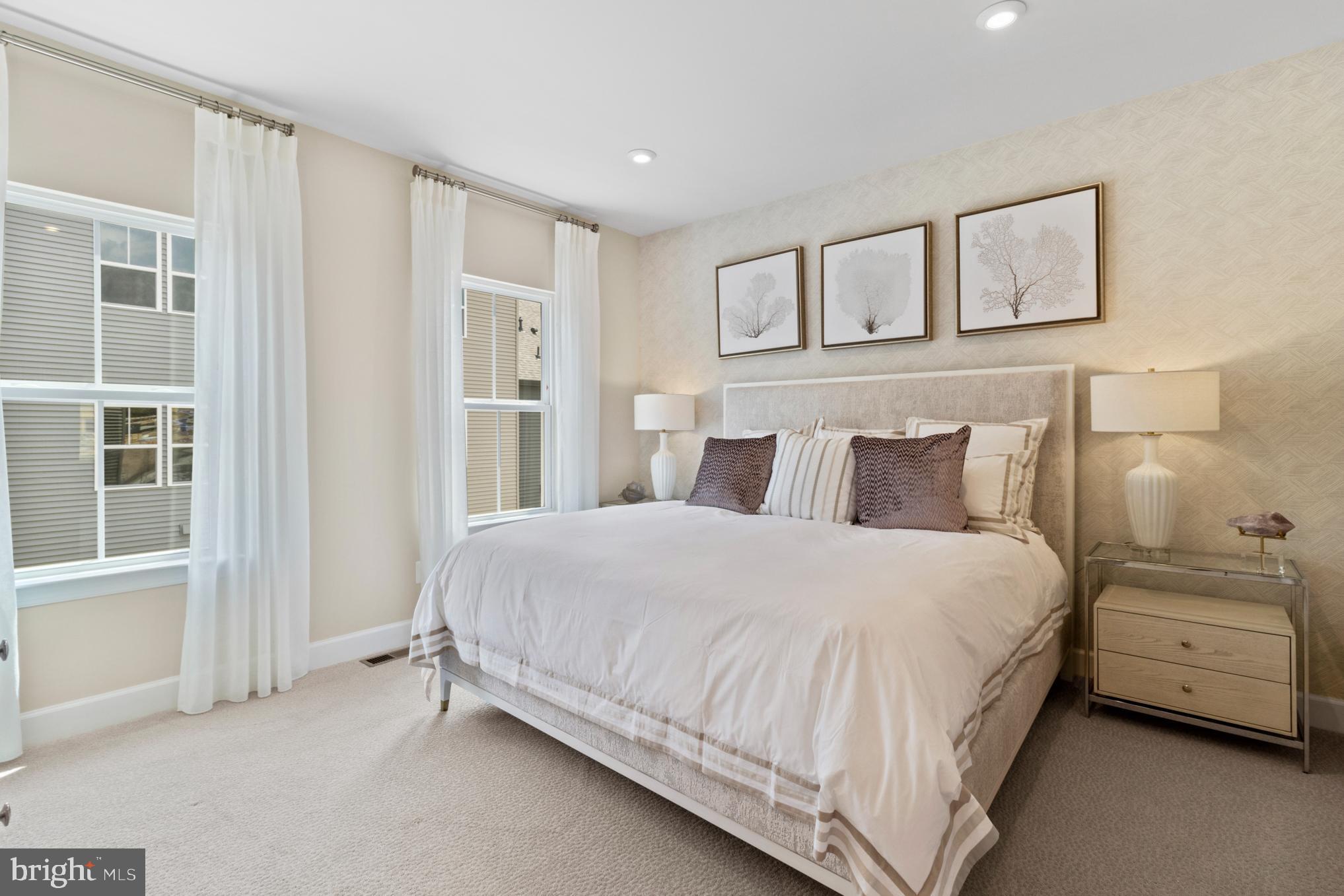 GATEWAY WEST - Residential