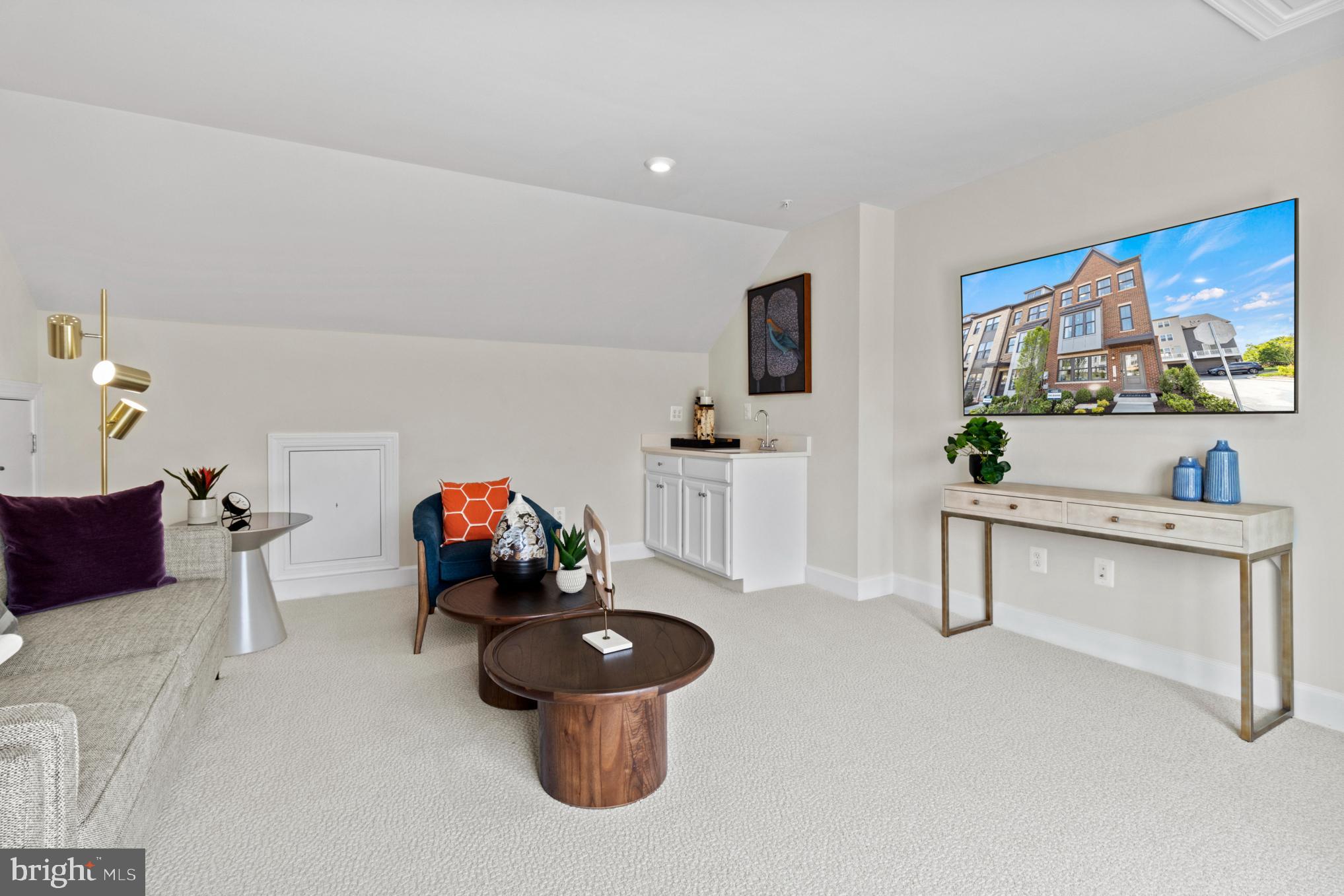 GATEWAY WEST - Residential