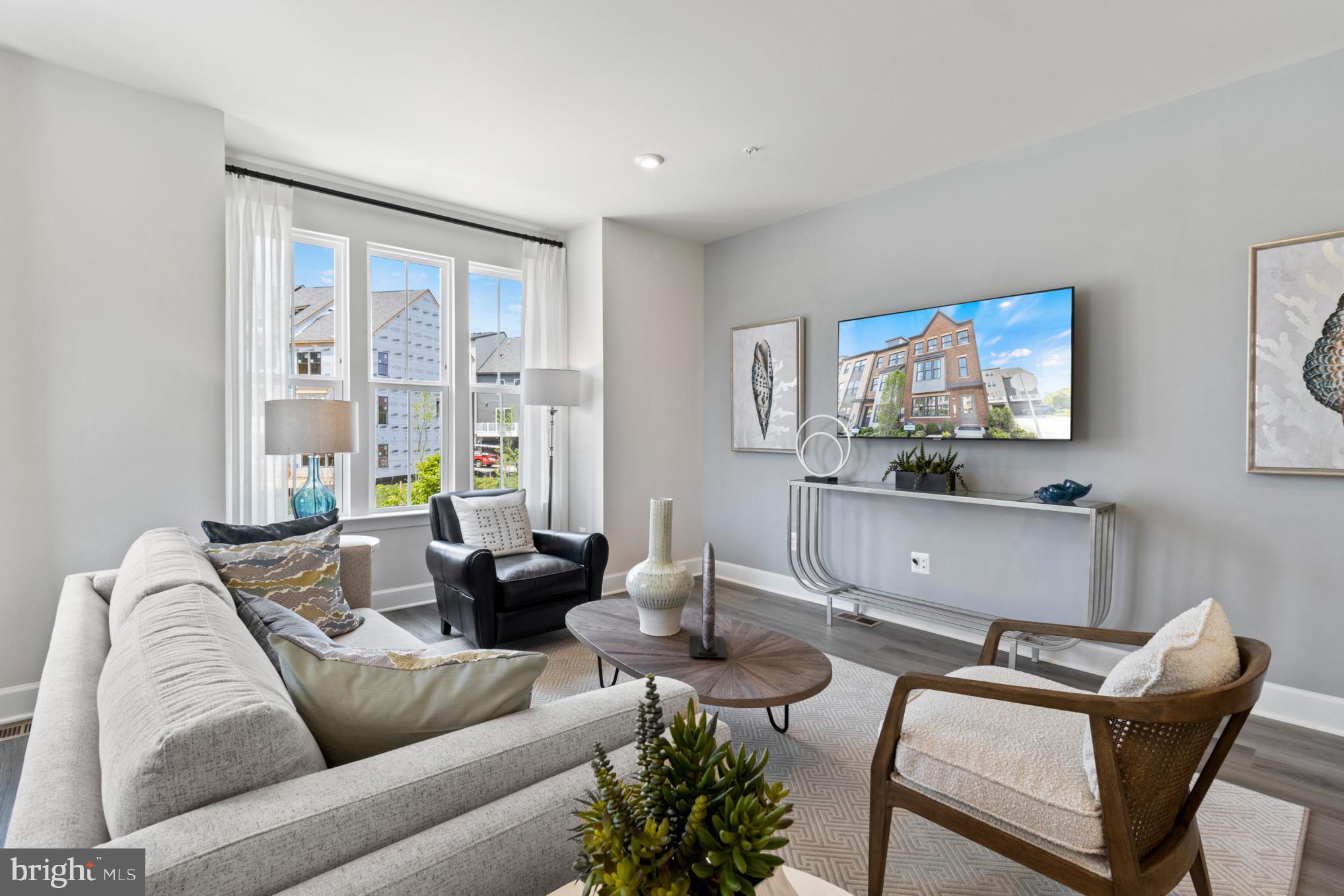 GATEWAY WEST - Residential