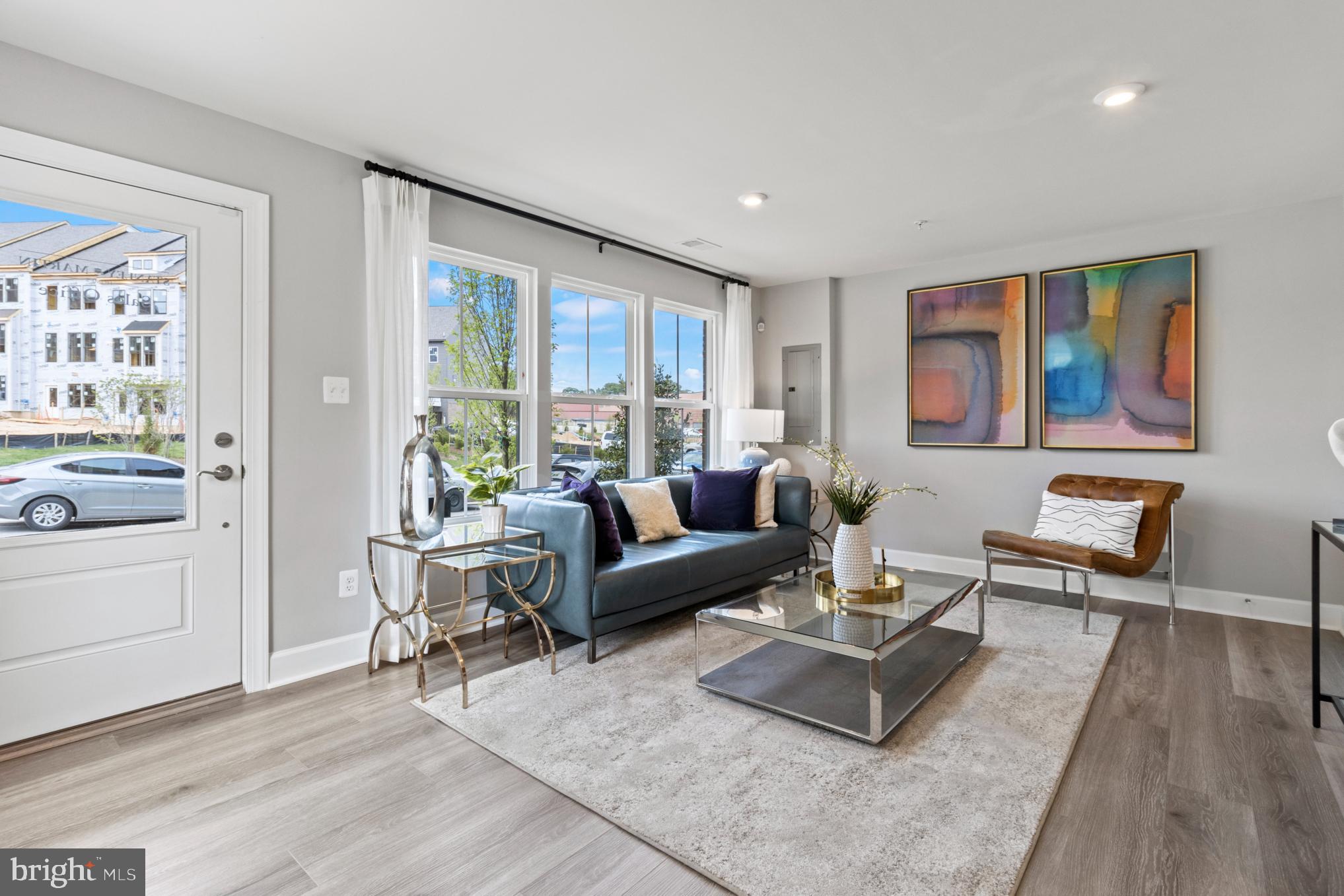 GATEWAY WEST - Residential