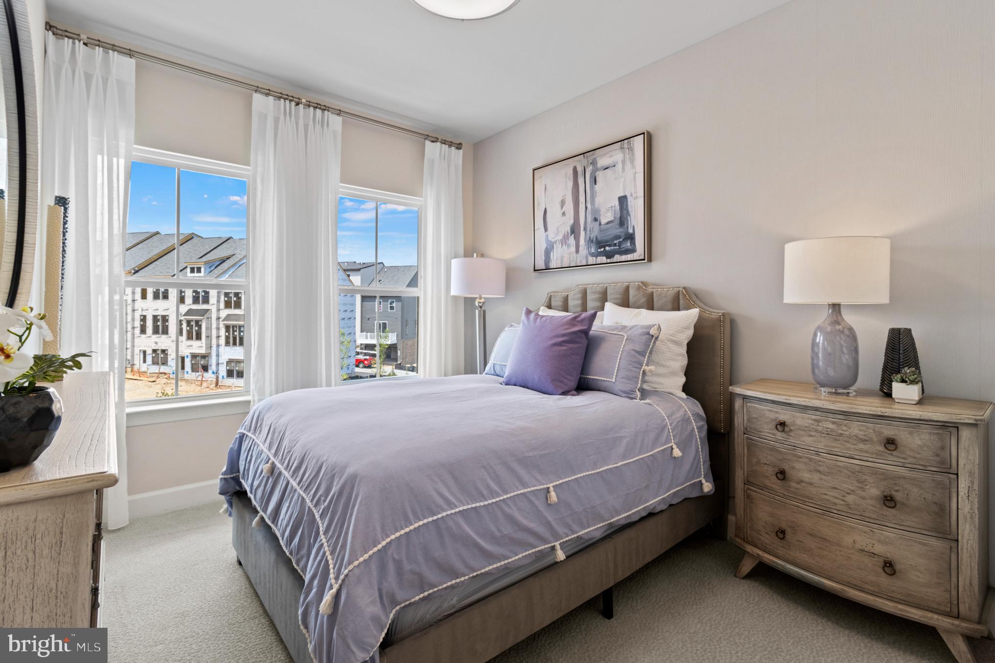 GATEWAY WEST - Residential