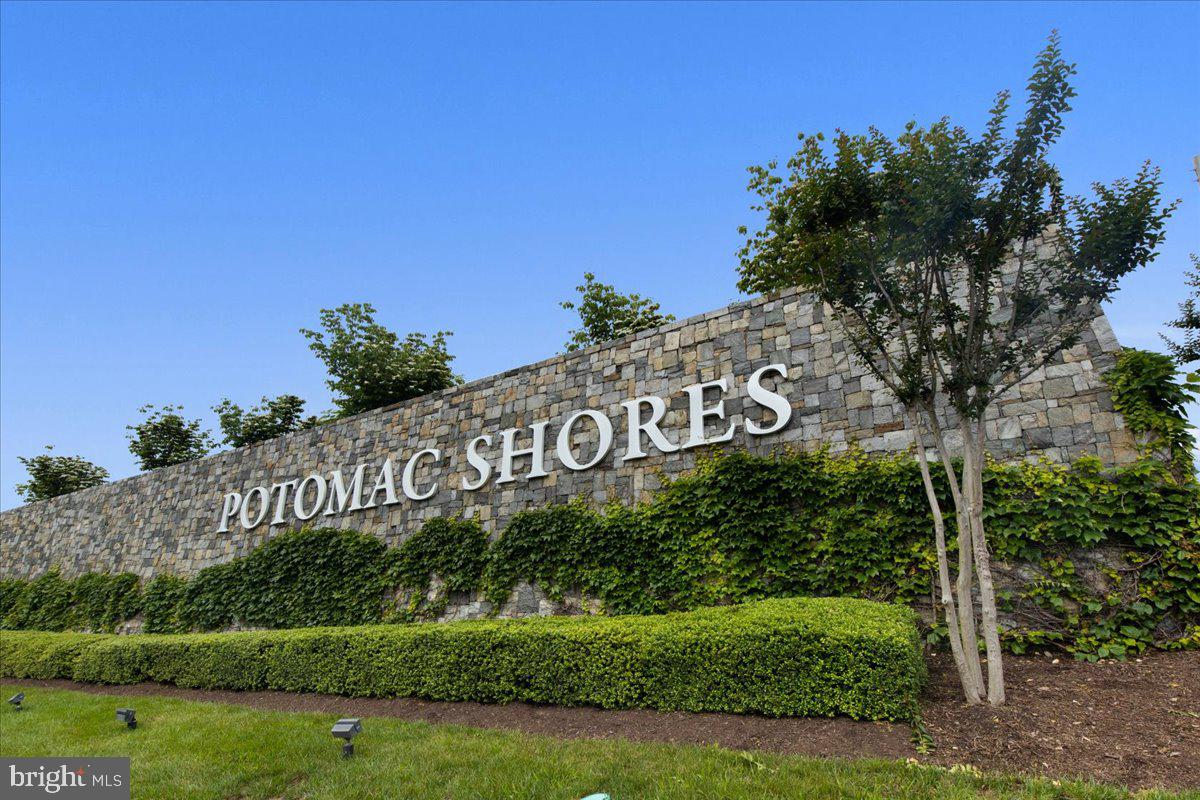POTOMAC SHORES - Residential