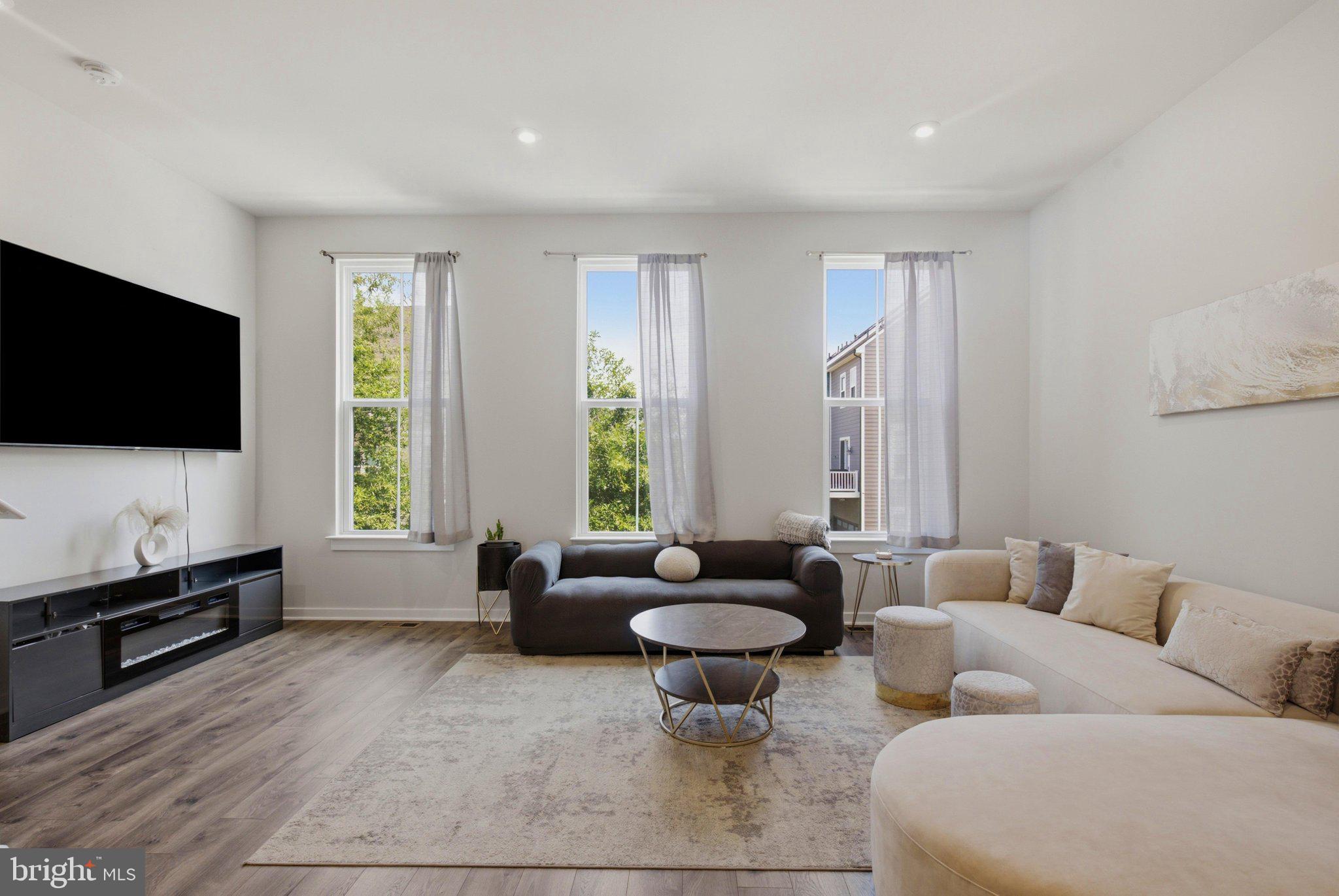 POTOMAC SHORES - Residential