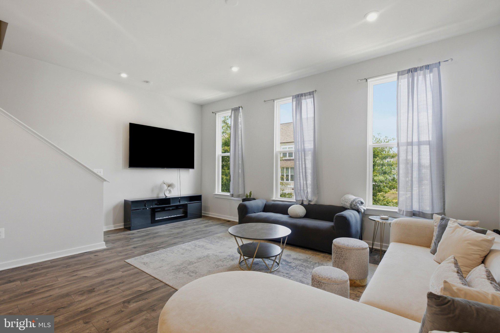 POTOMAC SHORES - Residential