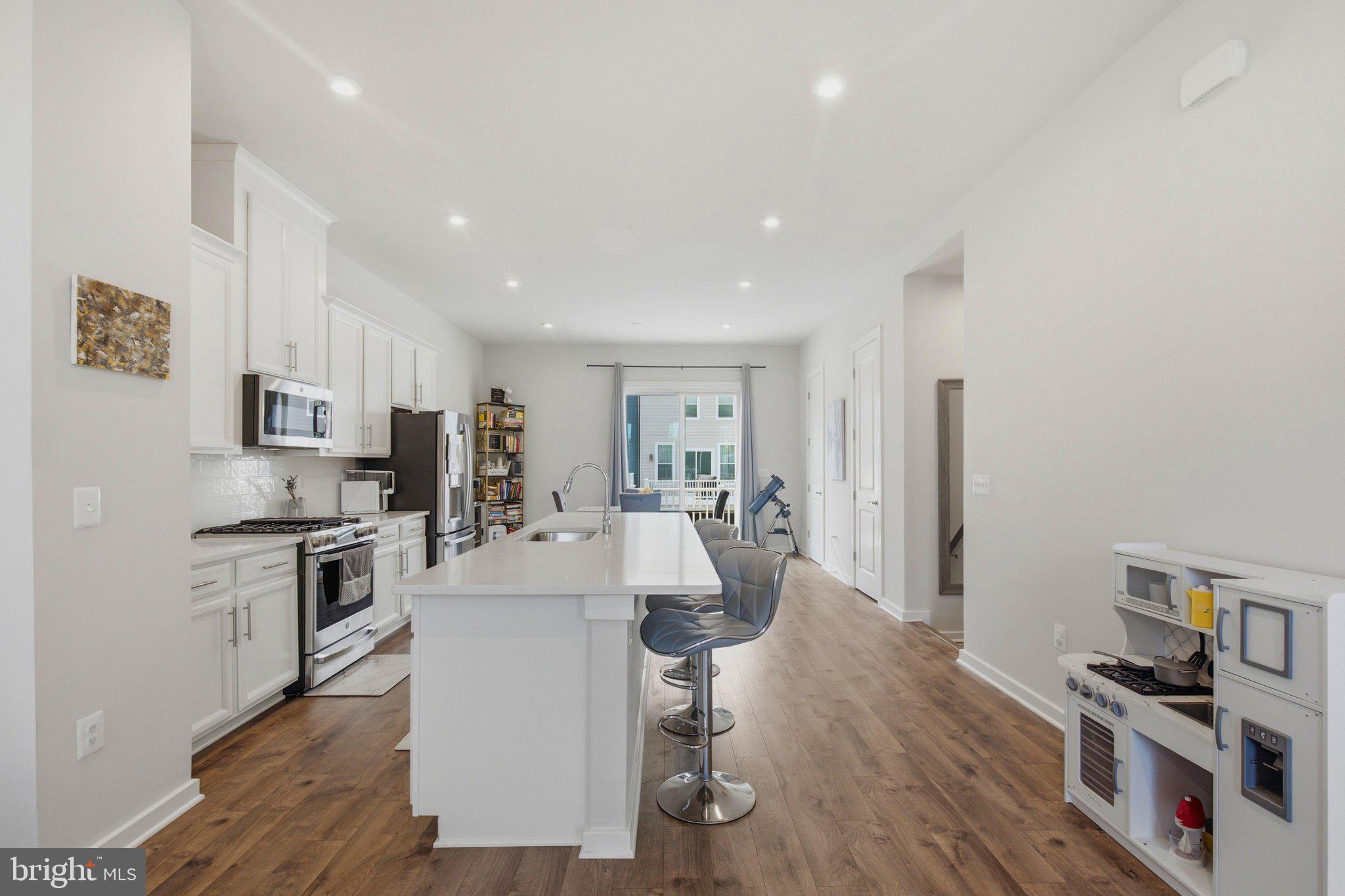 POTOMAC SHORES - Residential