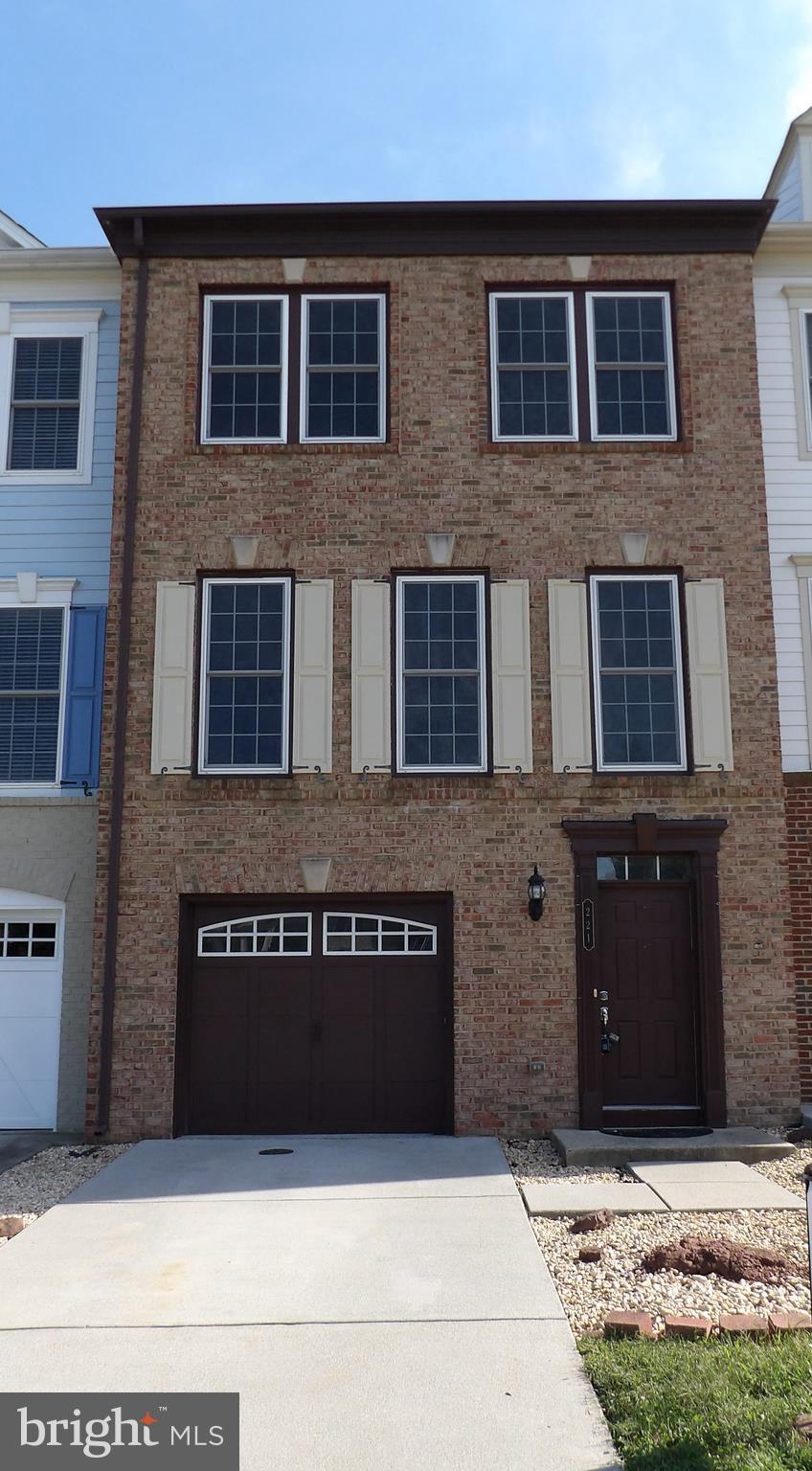 SPACIOUS BRICK FRONT 1-CAR GARAGE TOWNHOUSE LOCATED IN A NICE COMMUNITY OAKLAWN IN LEESBURG, PLENTY OF PARKINGS AROUND, FENCED YARD, 4 BR 3.5 BA FIREPLACE UPGRADED LUX OPEN AND HUGE KITCHEN, HARDWOOD, CERAMIC TILE, GRANITE COUNTER TOPS, 42" CABINETS, STAINLESS STEEL APPLICANCES, SPECIOUS BEDROOM SIZES, ONE BEDROOM WITH BATHROOM AT FIRST LEVEL, AND THREE BEDROOMS AND TWO FULL BATHS ON UPPER LEVELS, VACANT SHOW ANYTIME. WELL ESTABLISHED COMMUNITY WITH POOL,  MINOR WORK IN PROGRESS. LET LISTING AGENT KNOW BEFORE APPLYING ONLINE.