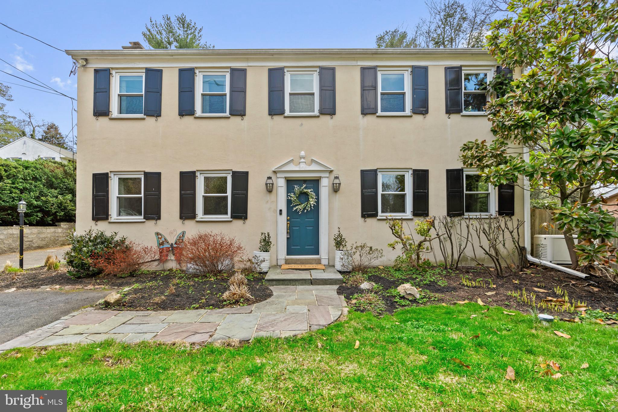 CHESTNUT HILL - Residential