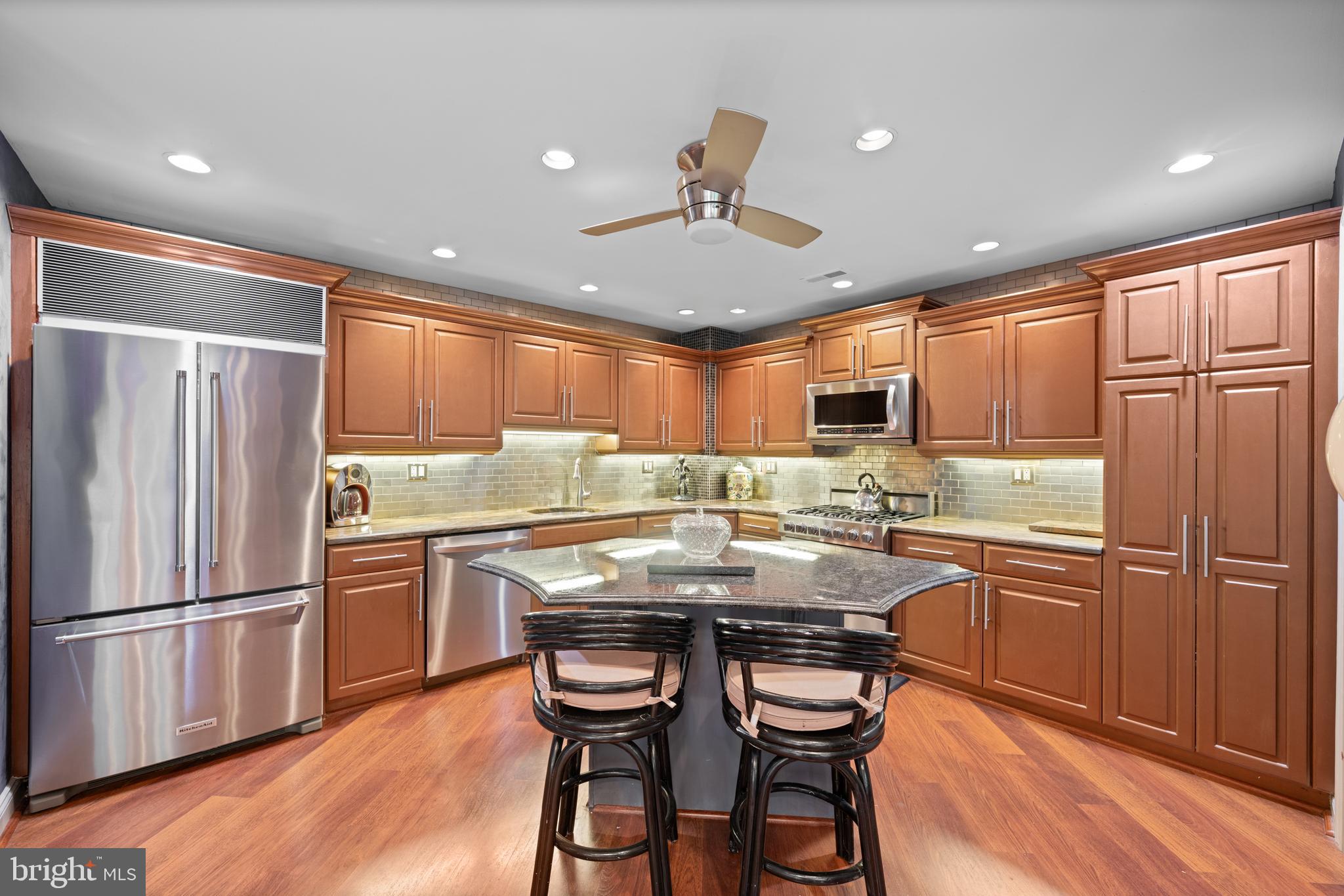 BREYER WOODS - Residential