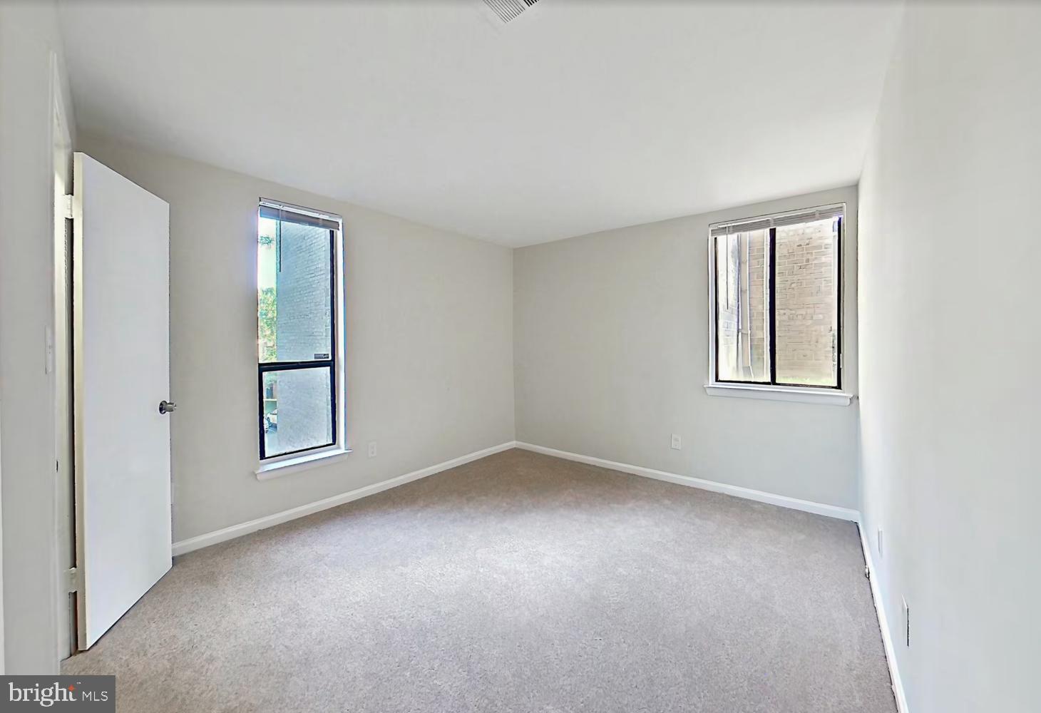 HUNTLEY SQUARE CONDOMINIUMS - Residential