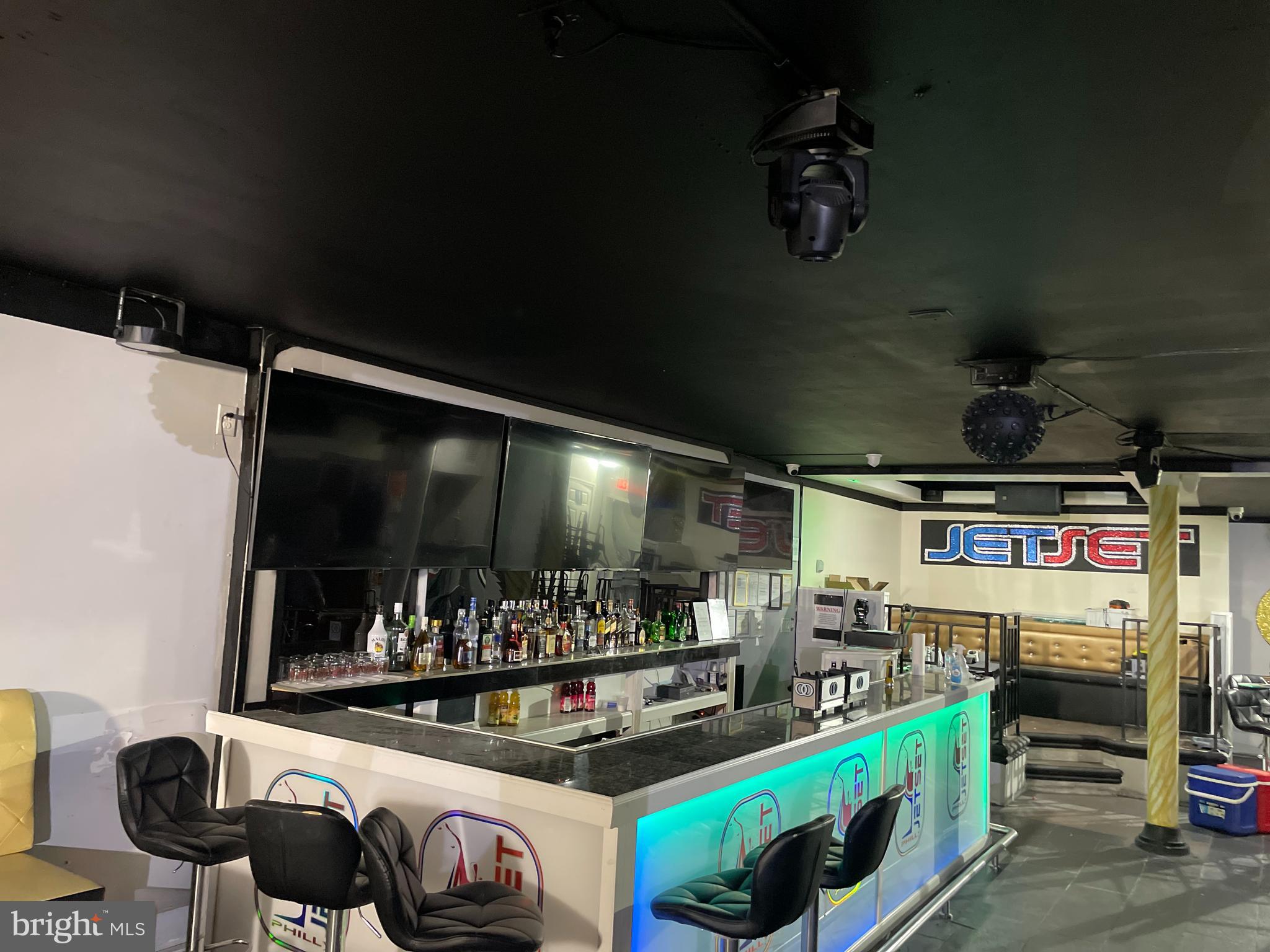 FELTONVILLE - Commercial Sale