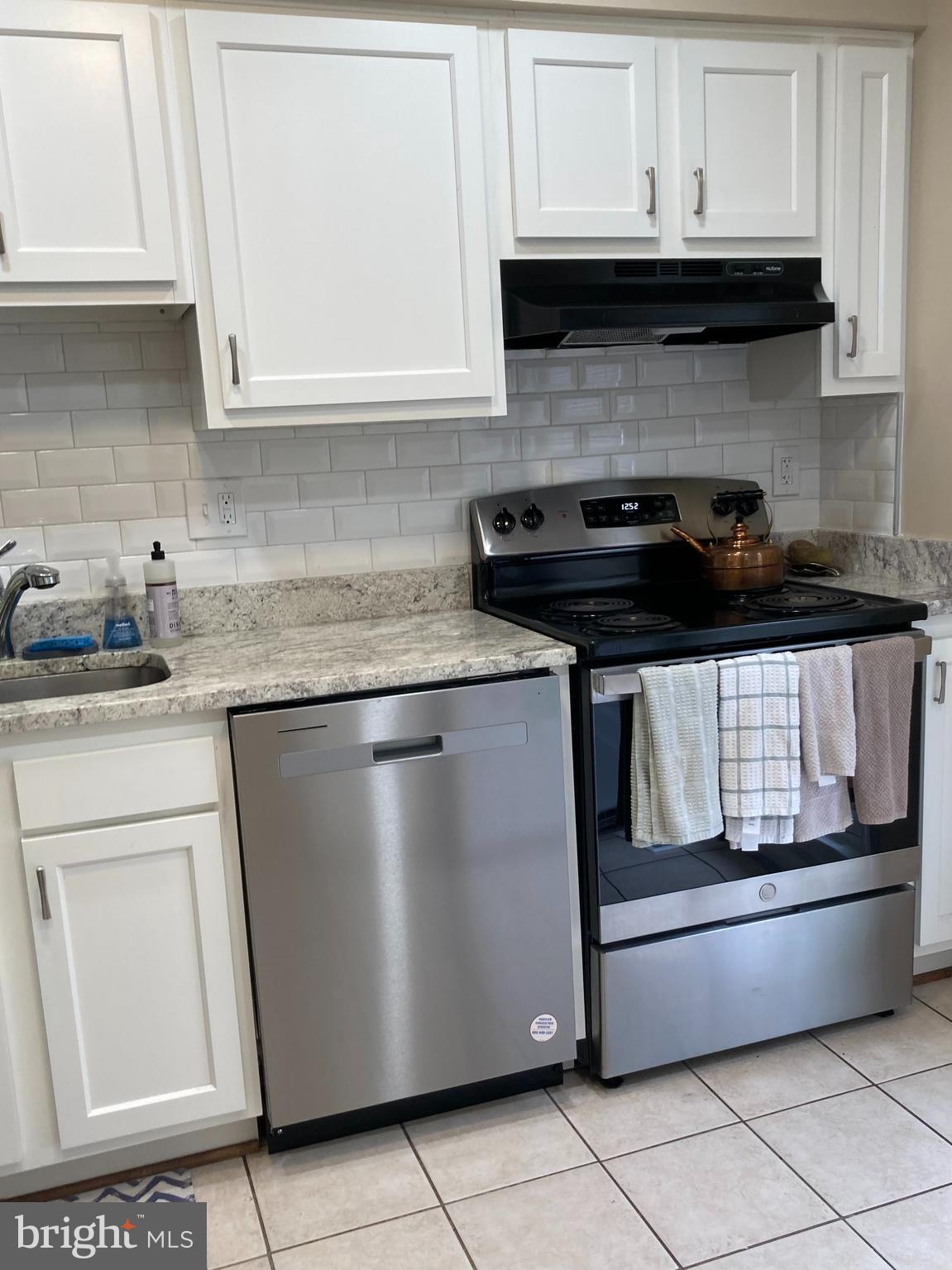 MONTROSE WOODS - Residential