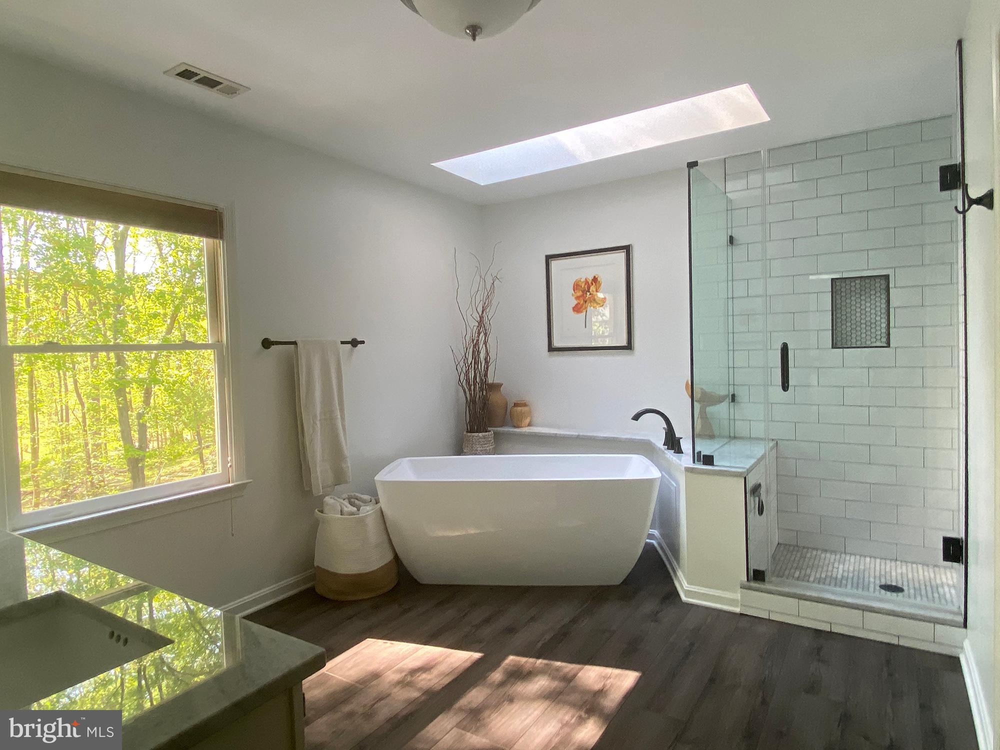 SHERWOOD FOREST MANOR - Residential