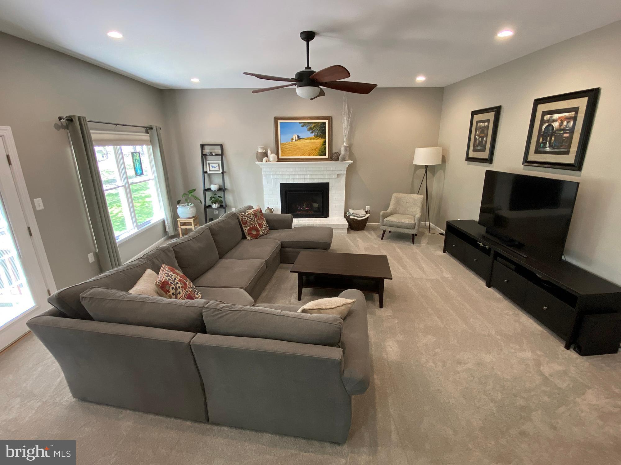 SHERWOOD FOREST MANOR - Residential
