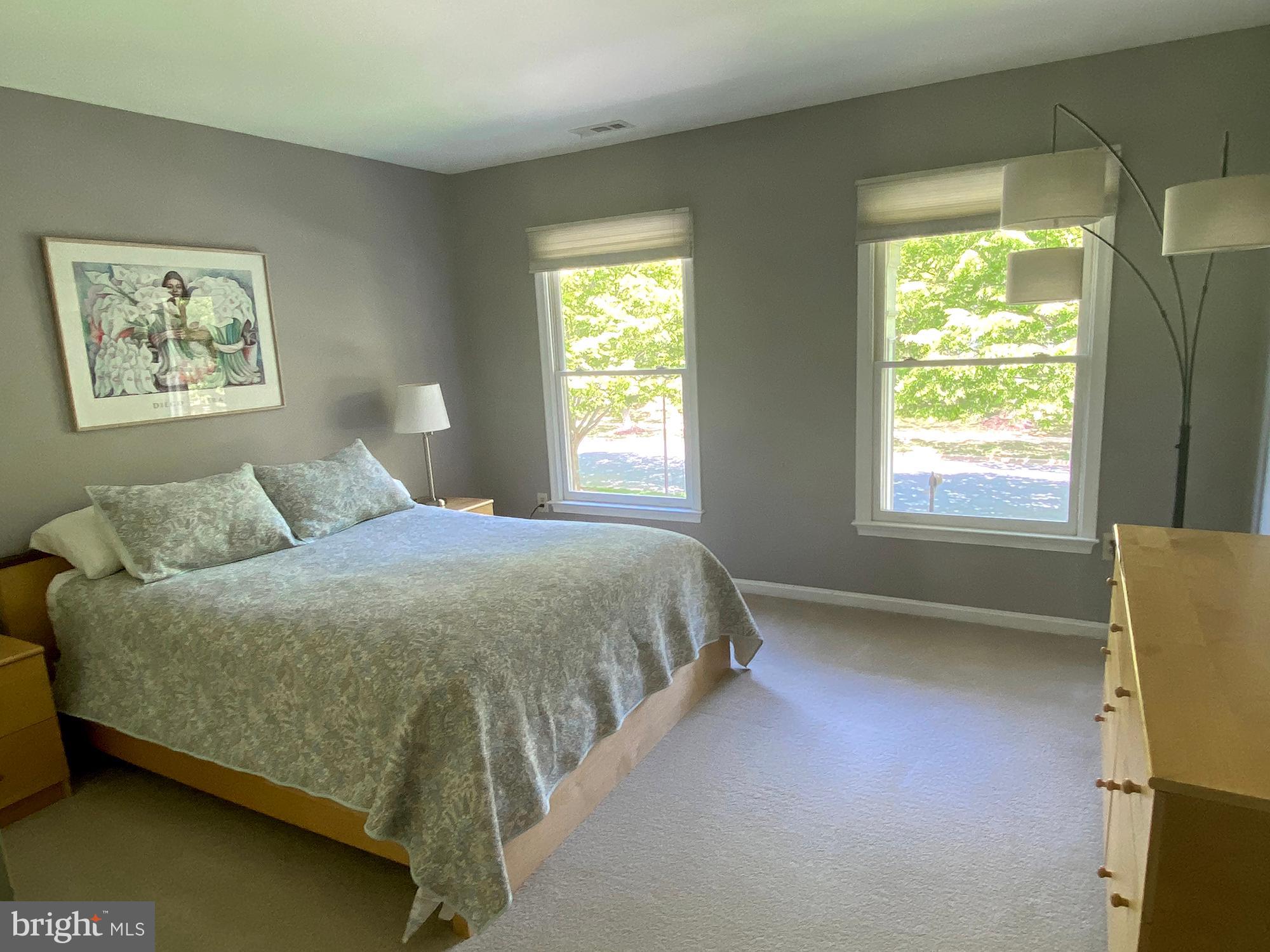 SHERWOOD FOREST MANOR - Residential