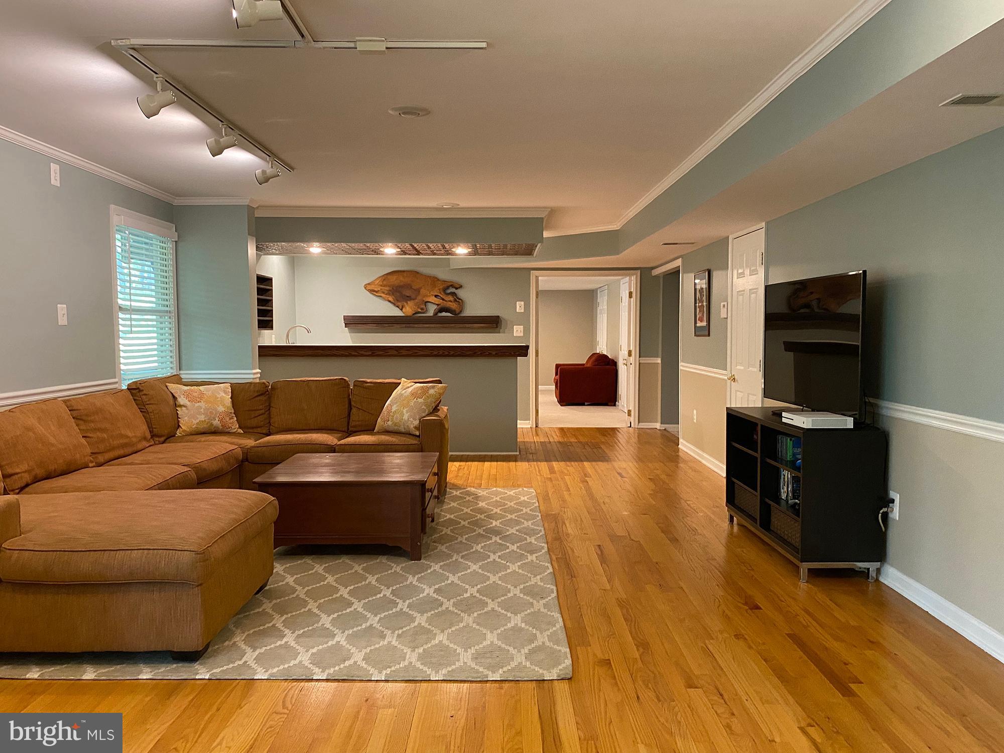 SHERWOOD FOREST MANOR - Residential