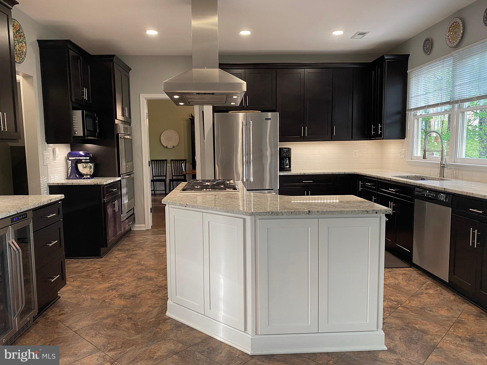 SHERWOOD FOREST MANOR - Residential