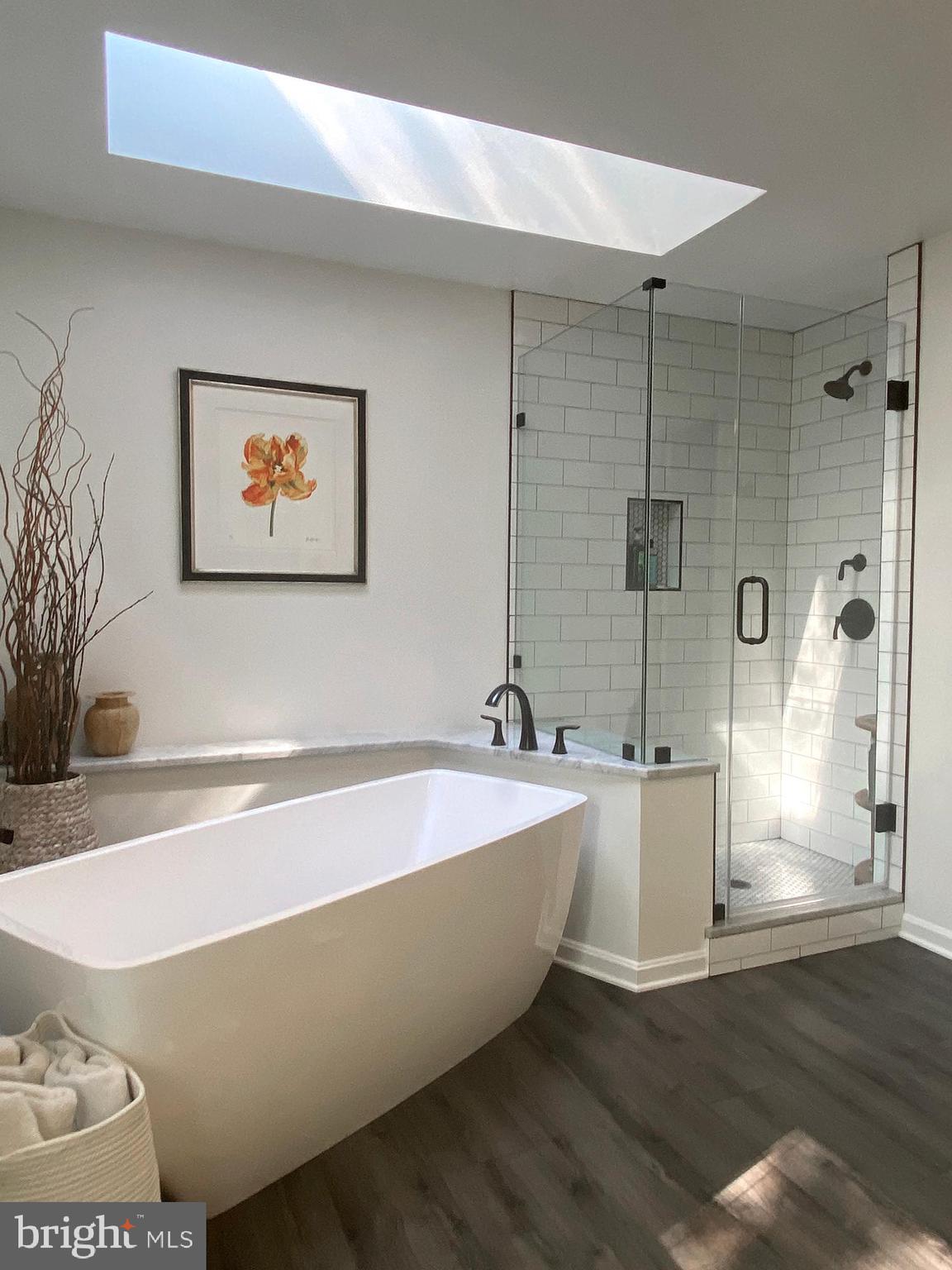 SHERWOOD FOREST MANOR - Residential
