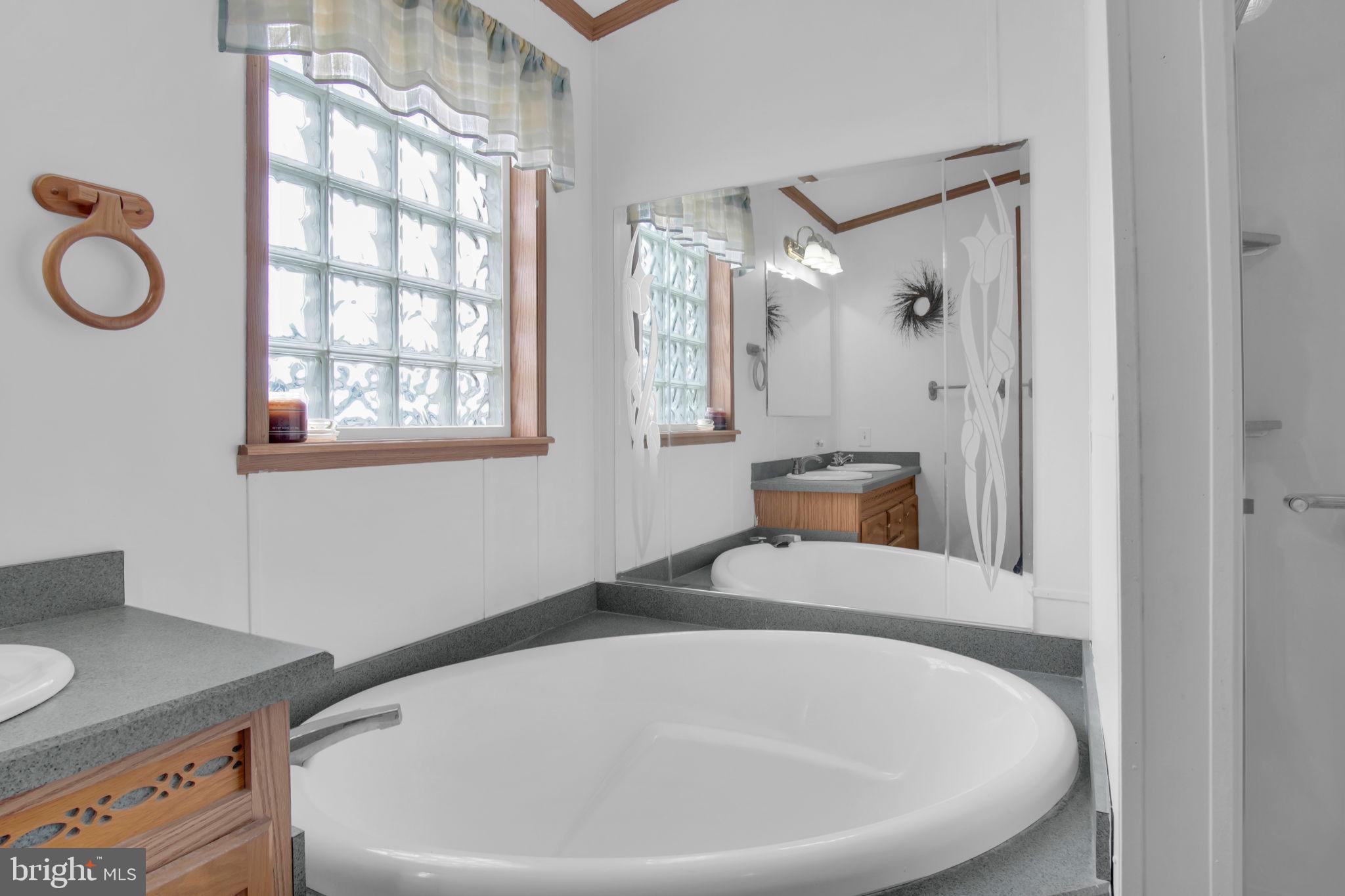 OAK RIDGE ESTATES - Residential