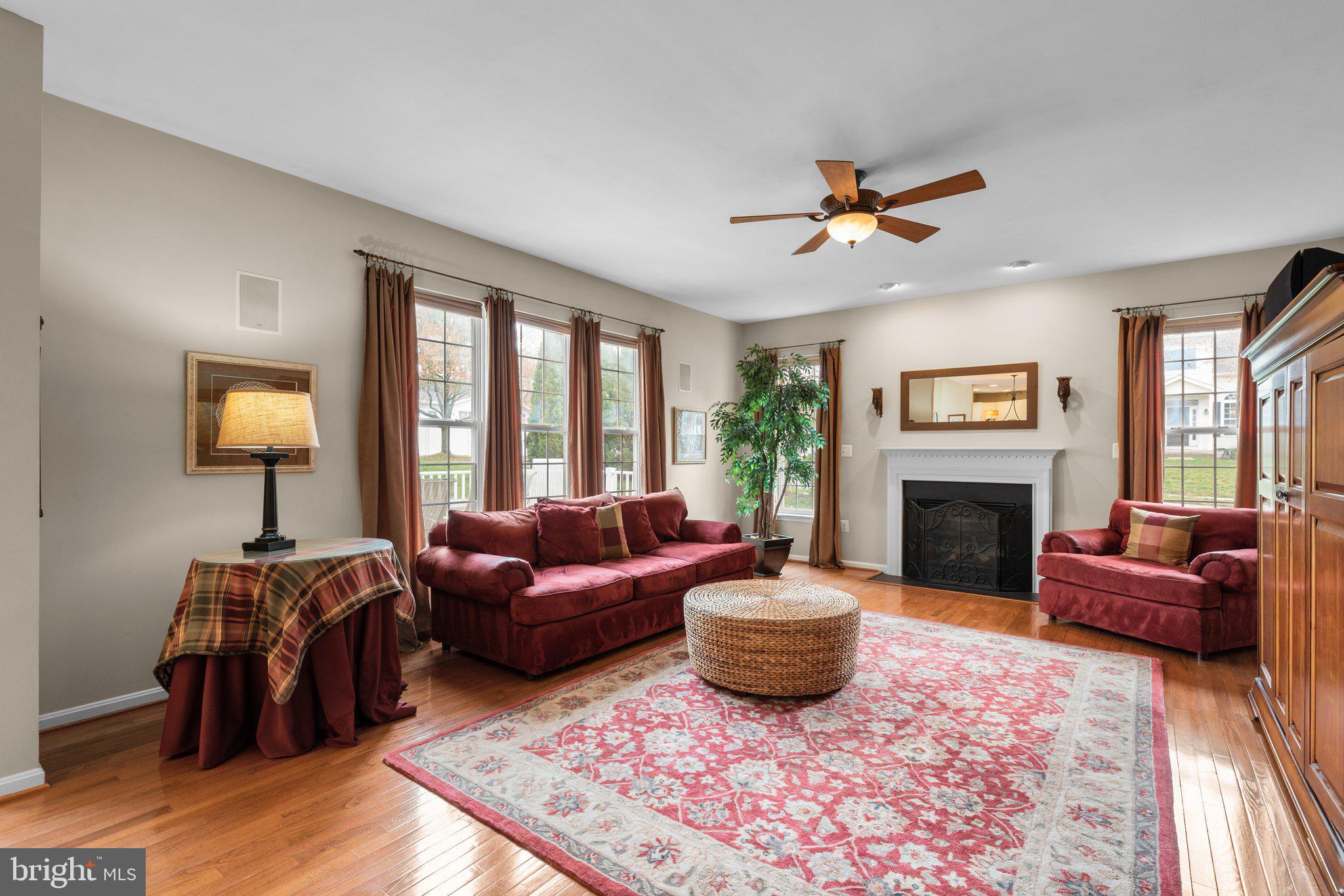 NORTHRIDGE - Residential
