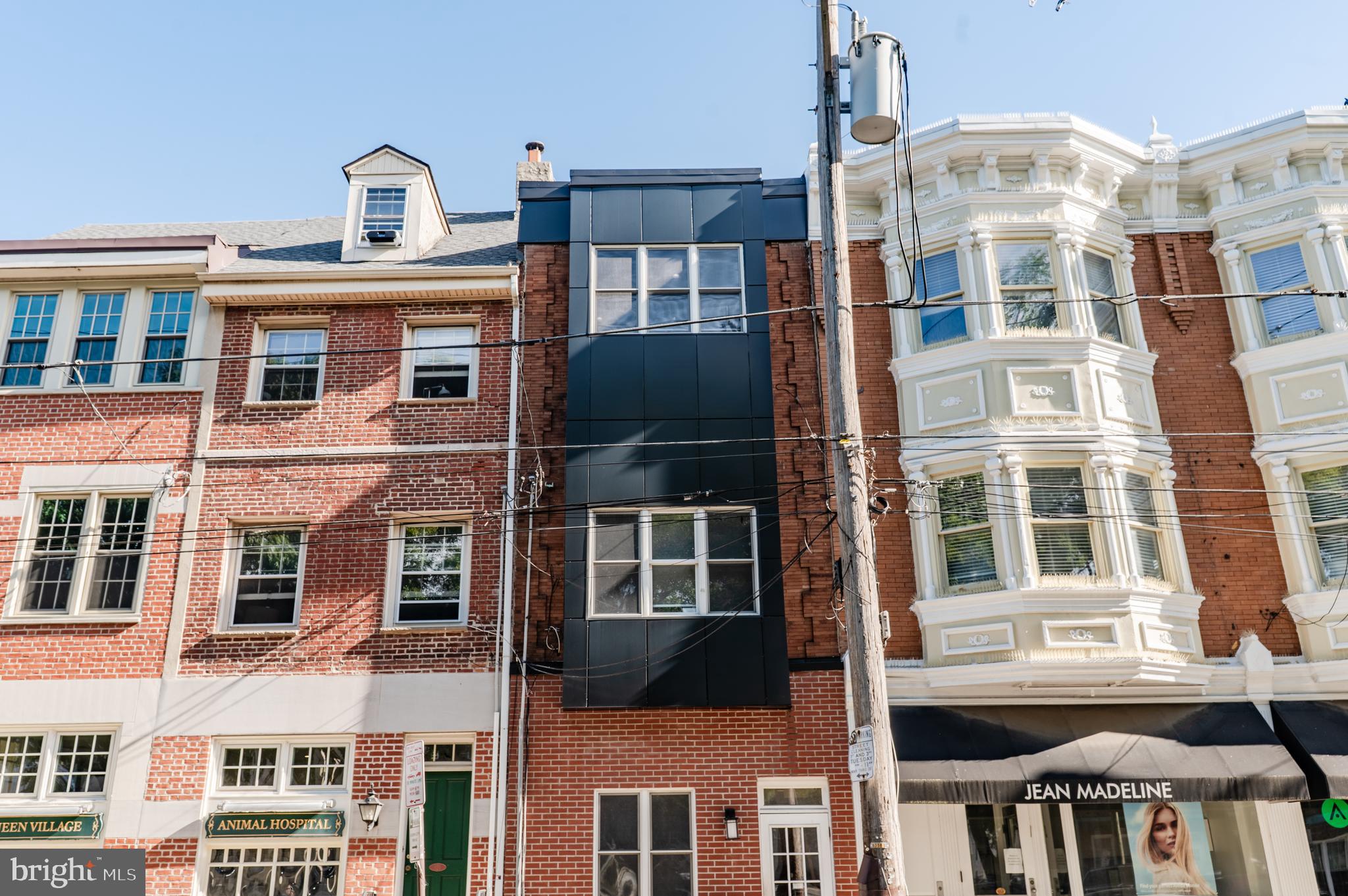 QUEEN VILLAGE - Commercial Sale