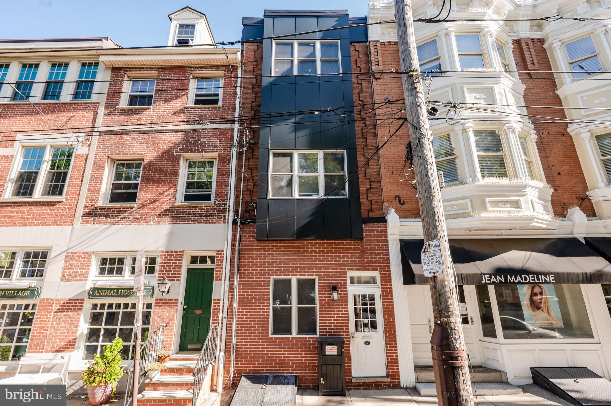 QUEEN VILLAGE - Commercial Sale