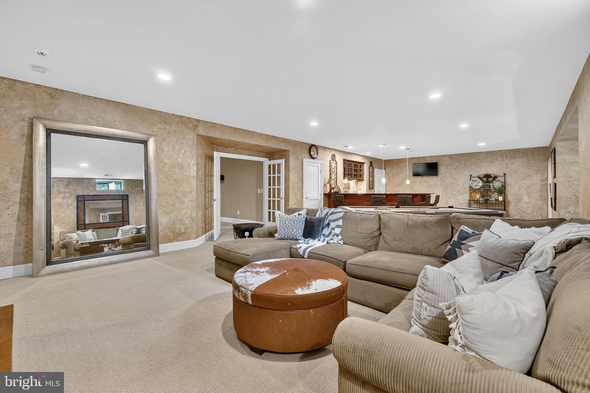CEDAR CREST - Residential