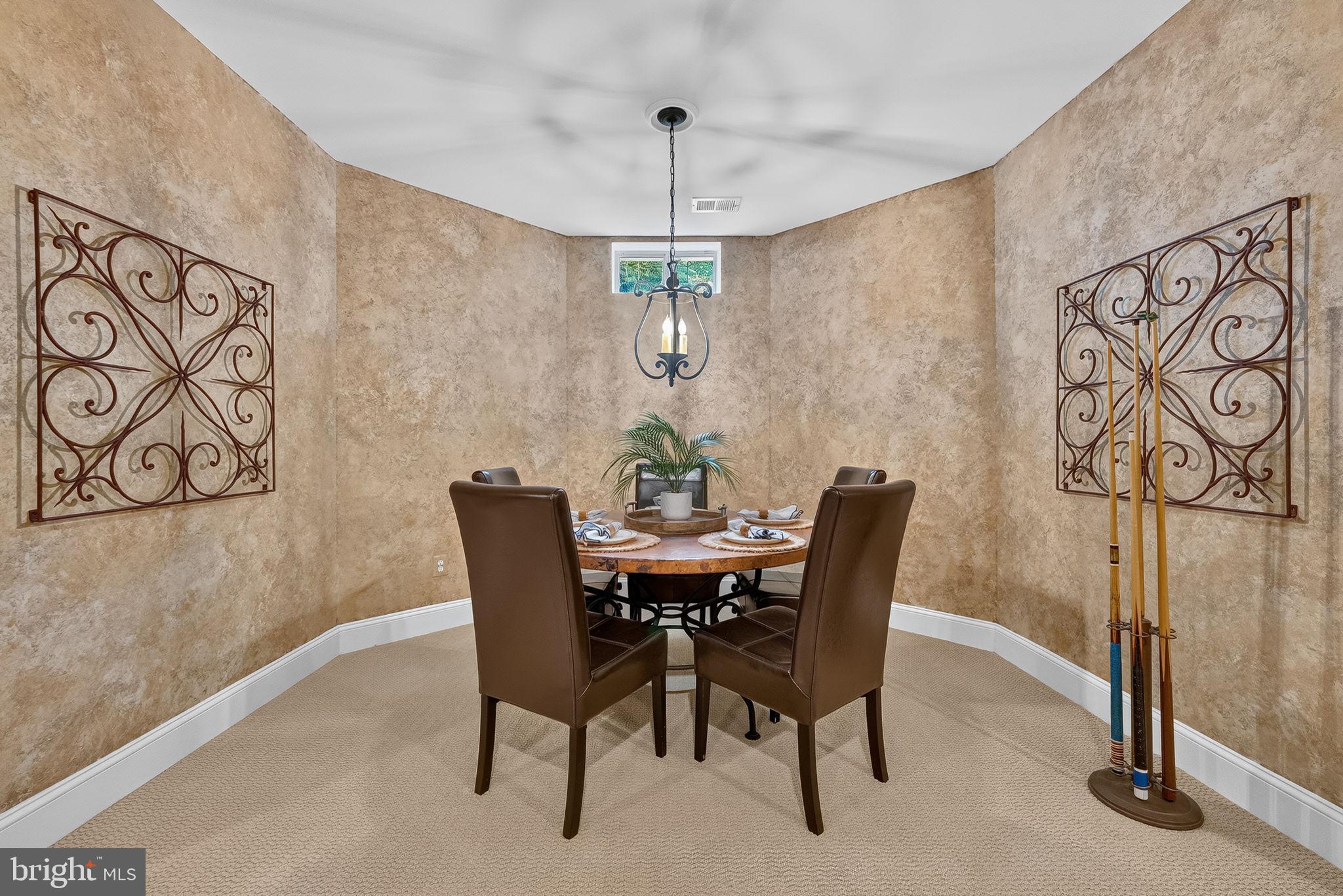 CEDAR CREST - Residential