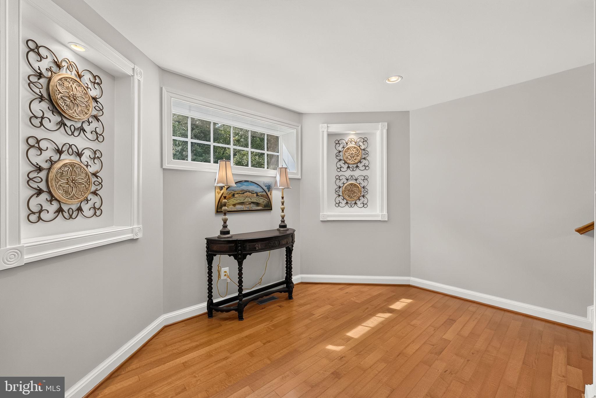 CEDAR CREST - Residential
