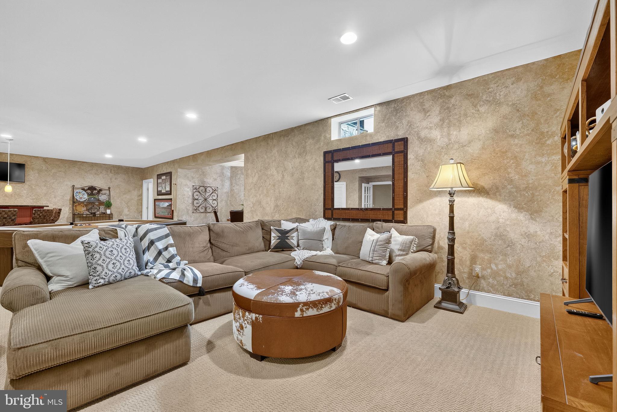CEDAR CREST - Residential