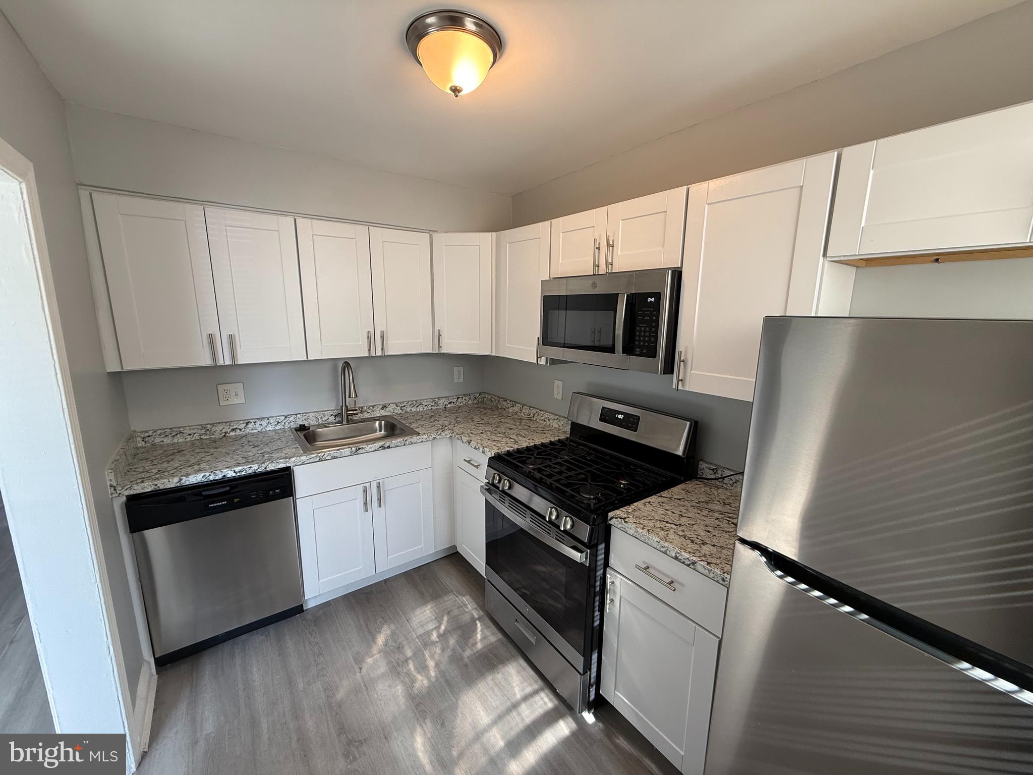 GLEN OAKS - Residential Income