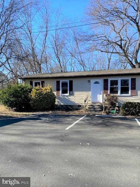 One level duplex in a quiet cul-de-sac. close to shopping and dining, short drive to 29 and 28.  The home was updated with all new flooring and bathroom cabinets within the last 12 months.  The home has 3 good sized bedroom, bathroom family room leading to the nice sized kitchen with room for a table and chairs.  front steps and rear decking were all new within the last 12 months.